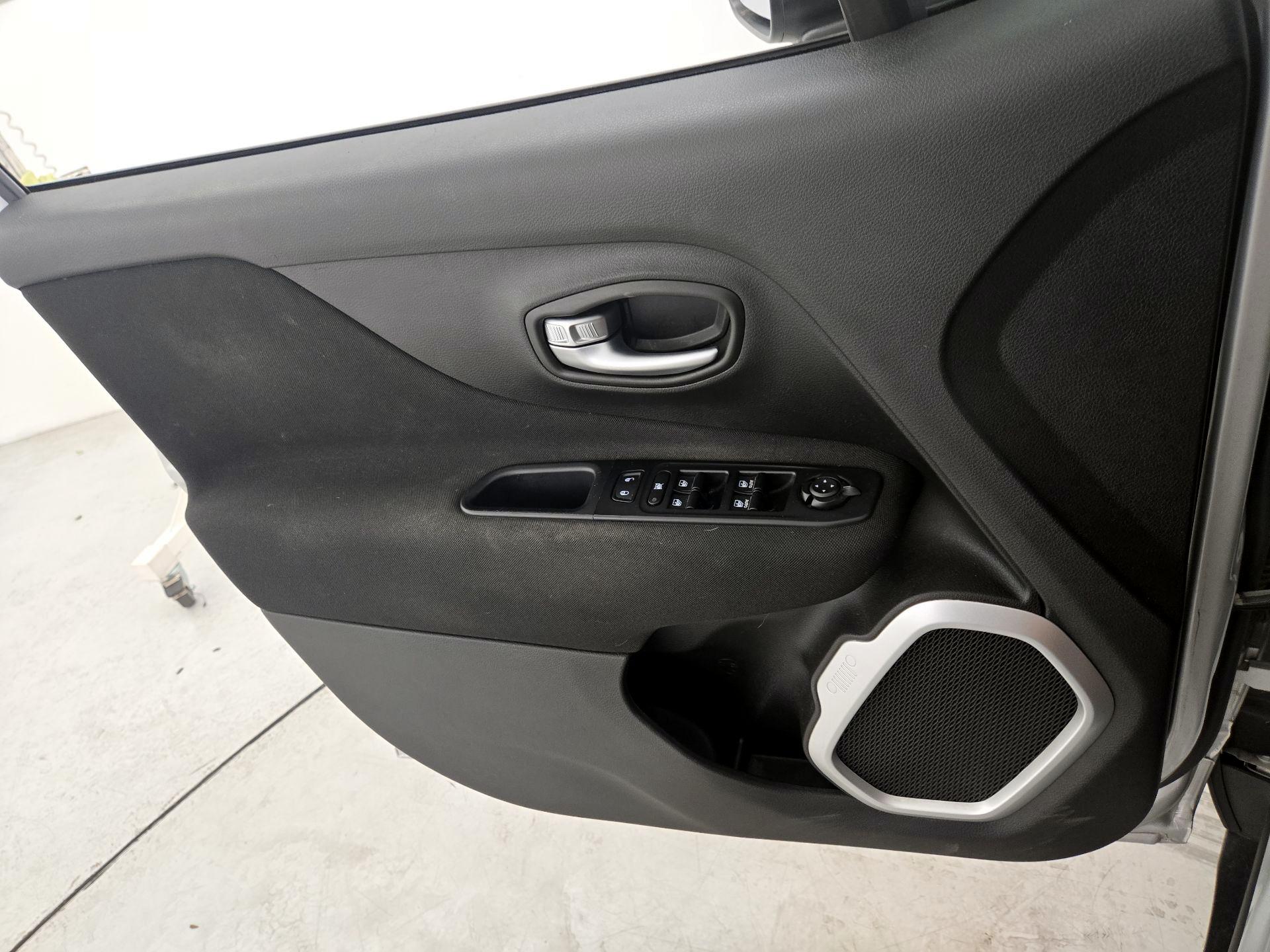 Thumbnail: 2020 Jeep Renegade - 12