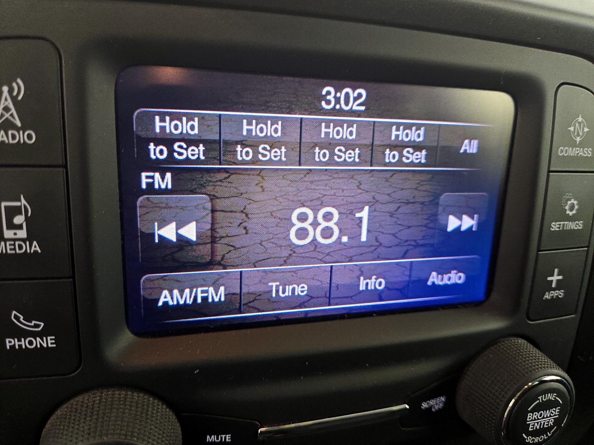 Thumbnail: 2020 Jeep Renegade - 15