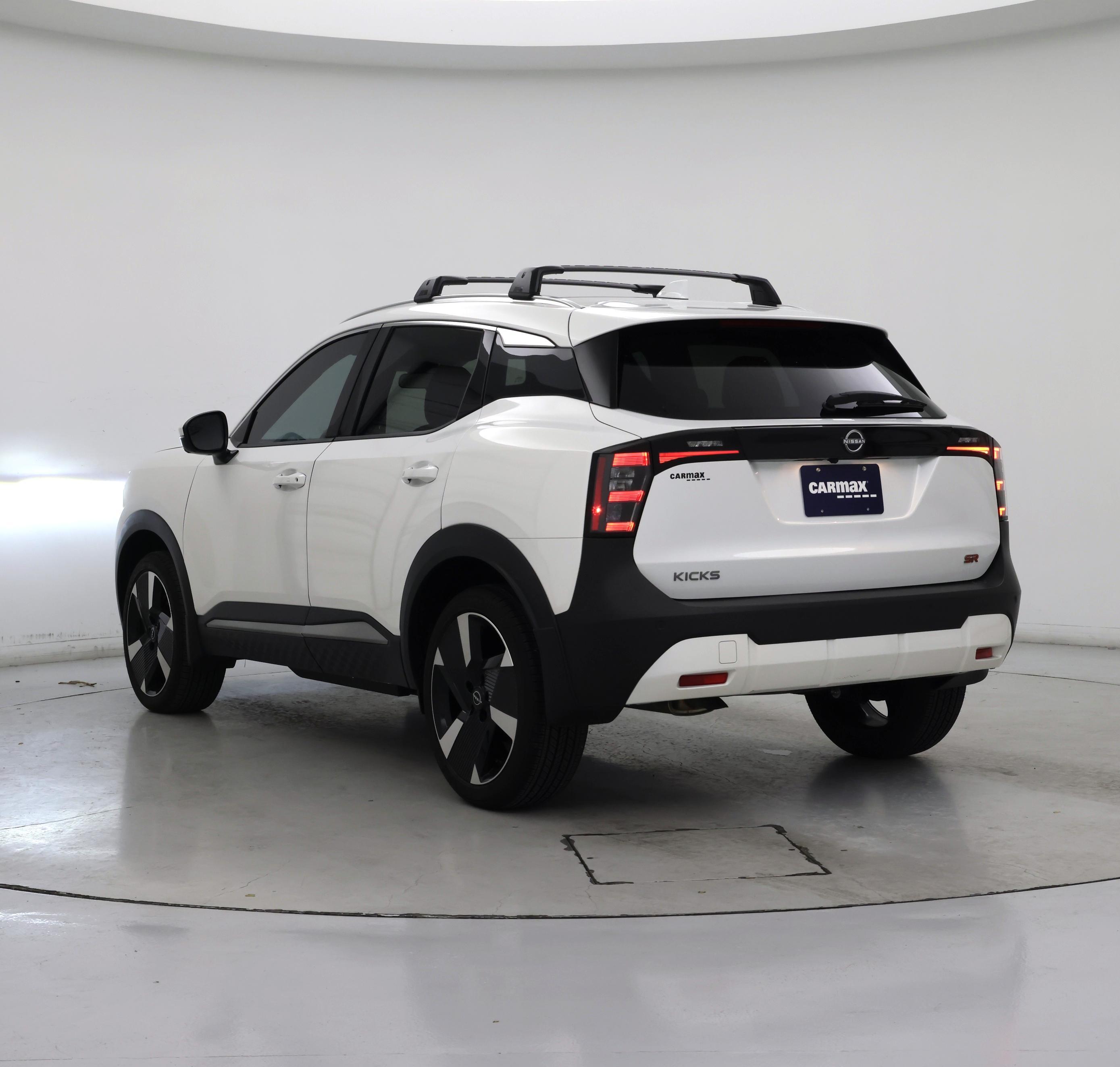 Thumbnail: 2025 Nissan Kicks - 2