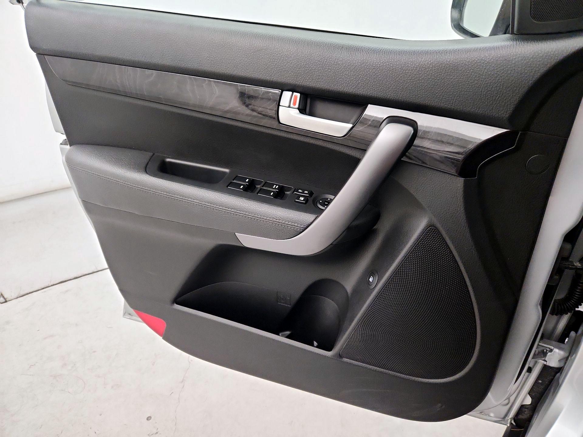 Thumbnail: 2014 Kia Sorento - 12