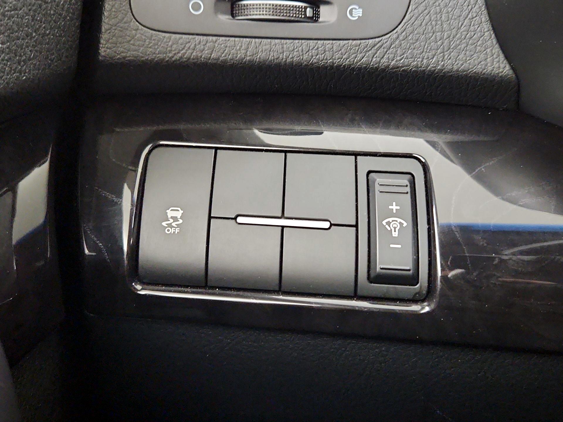 Thumbnail: 2014 Kia Sorento - 13