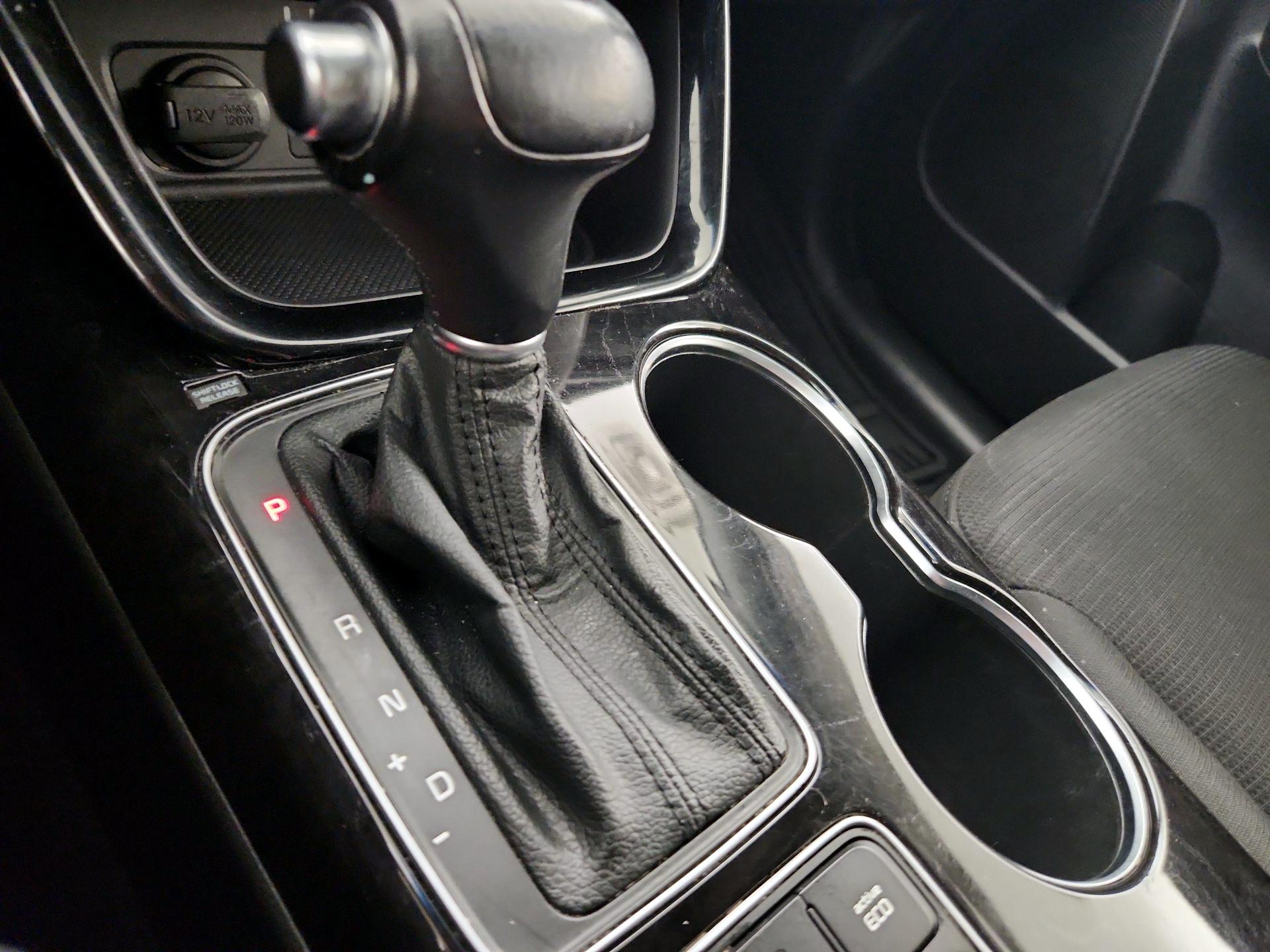 Thumbnail: 2014 Kia Sorento - 17