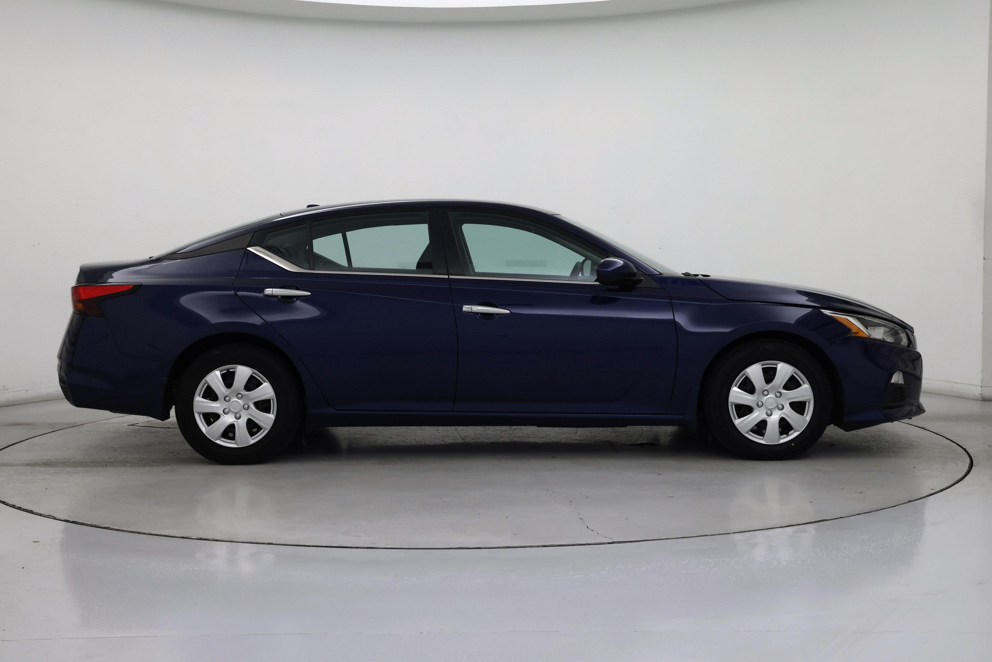 Thumbnail: 2020 Nissan Altima - 7