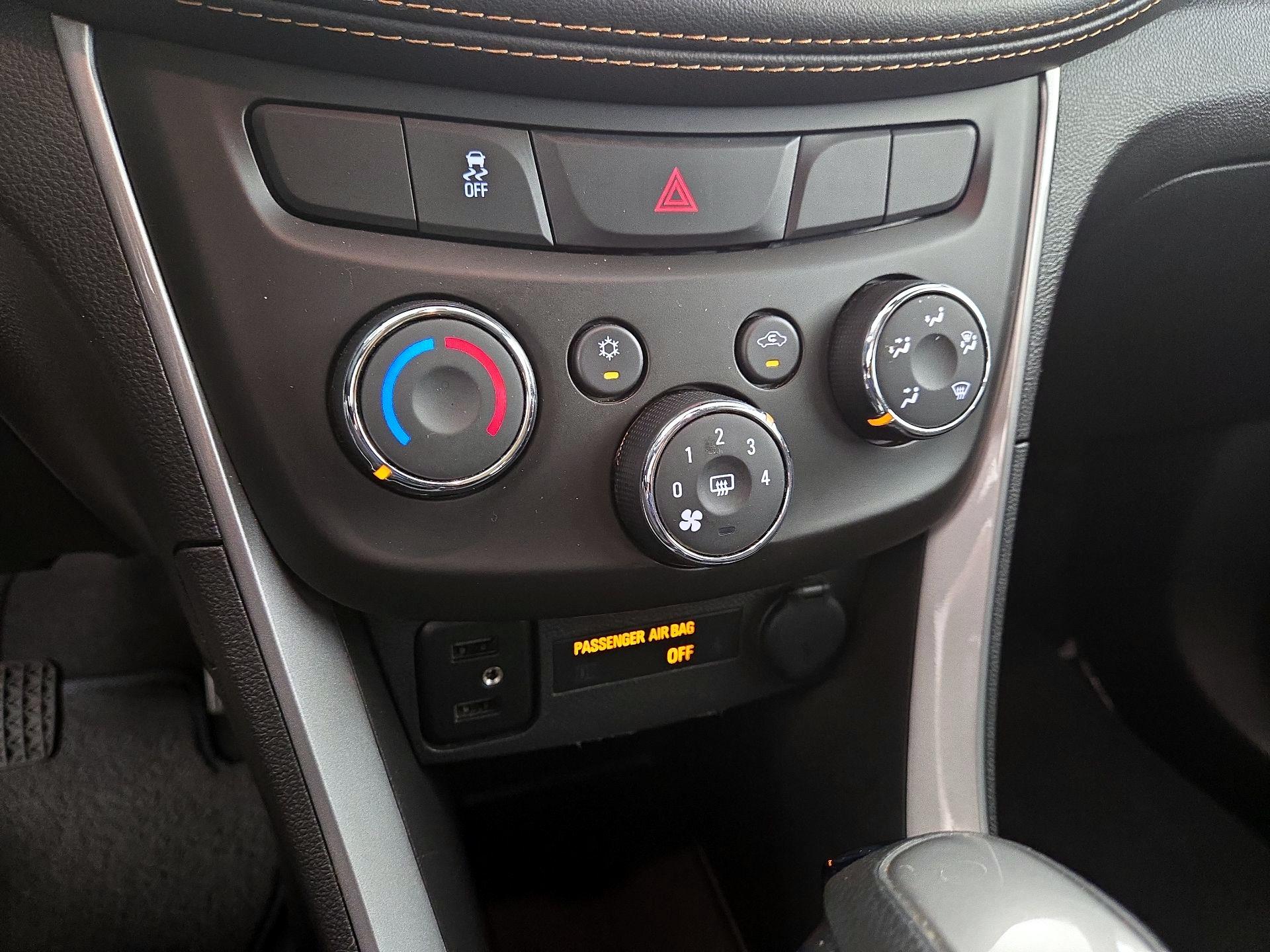 Thumbnail: 2022 Chevrolet Trax - 16