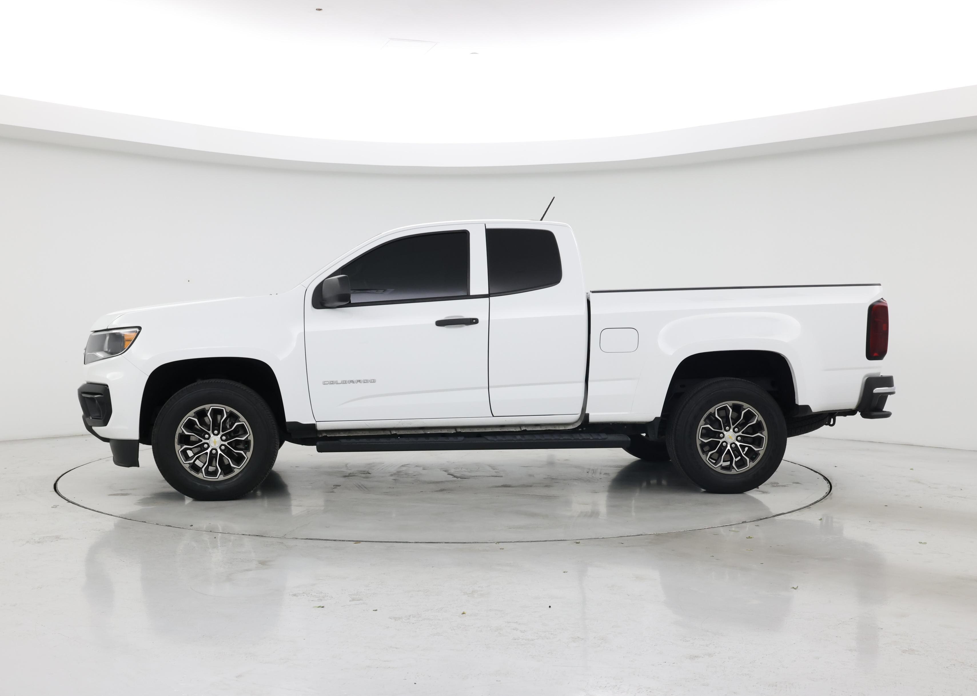 Thumbnail: 2022 Chevrolet Colorado - 3