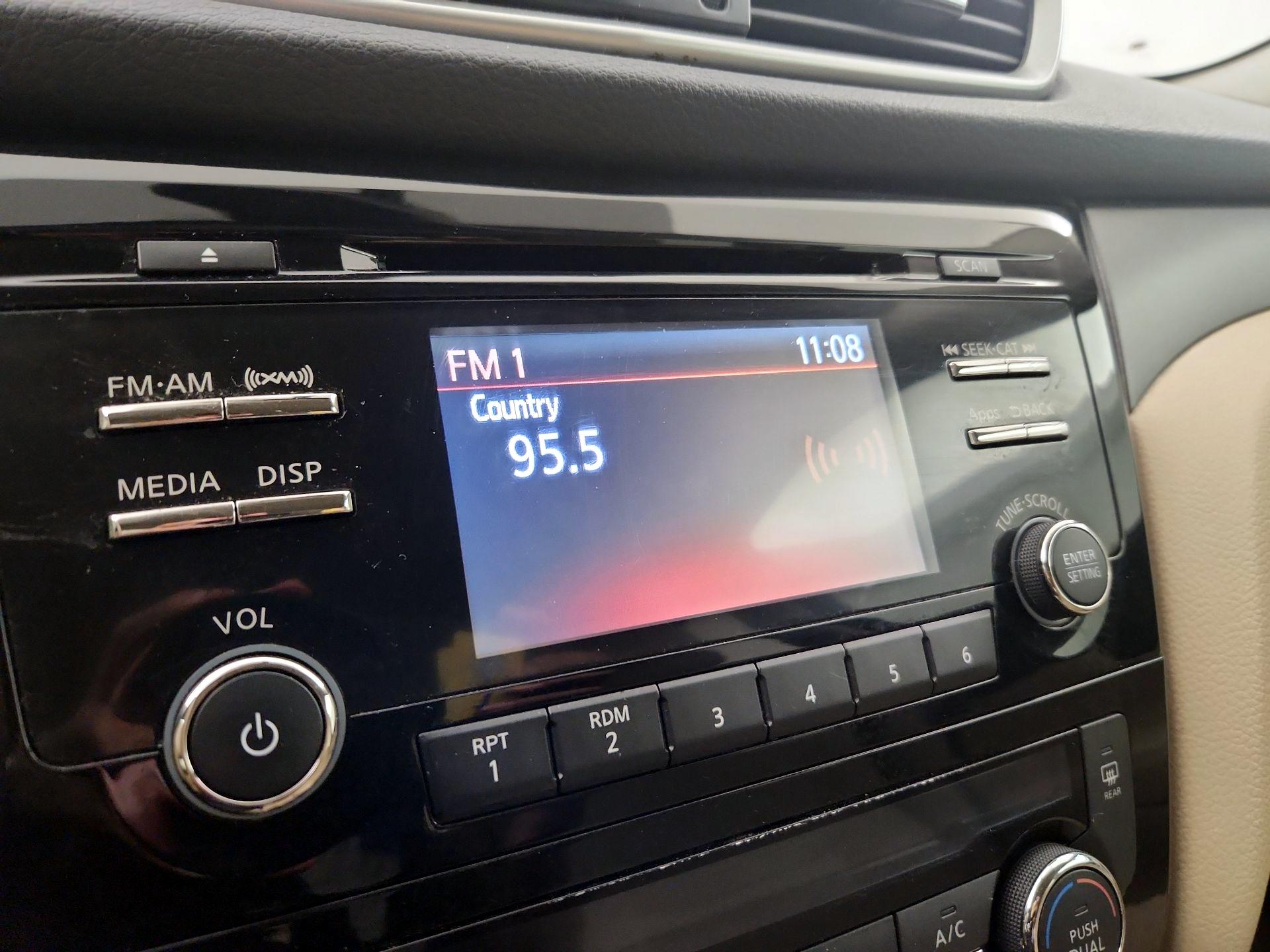 Thumbnail: 2015 Nissan Rogue - 15