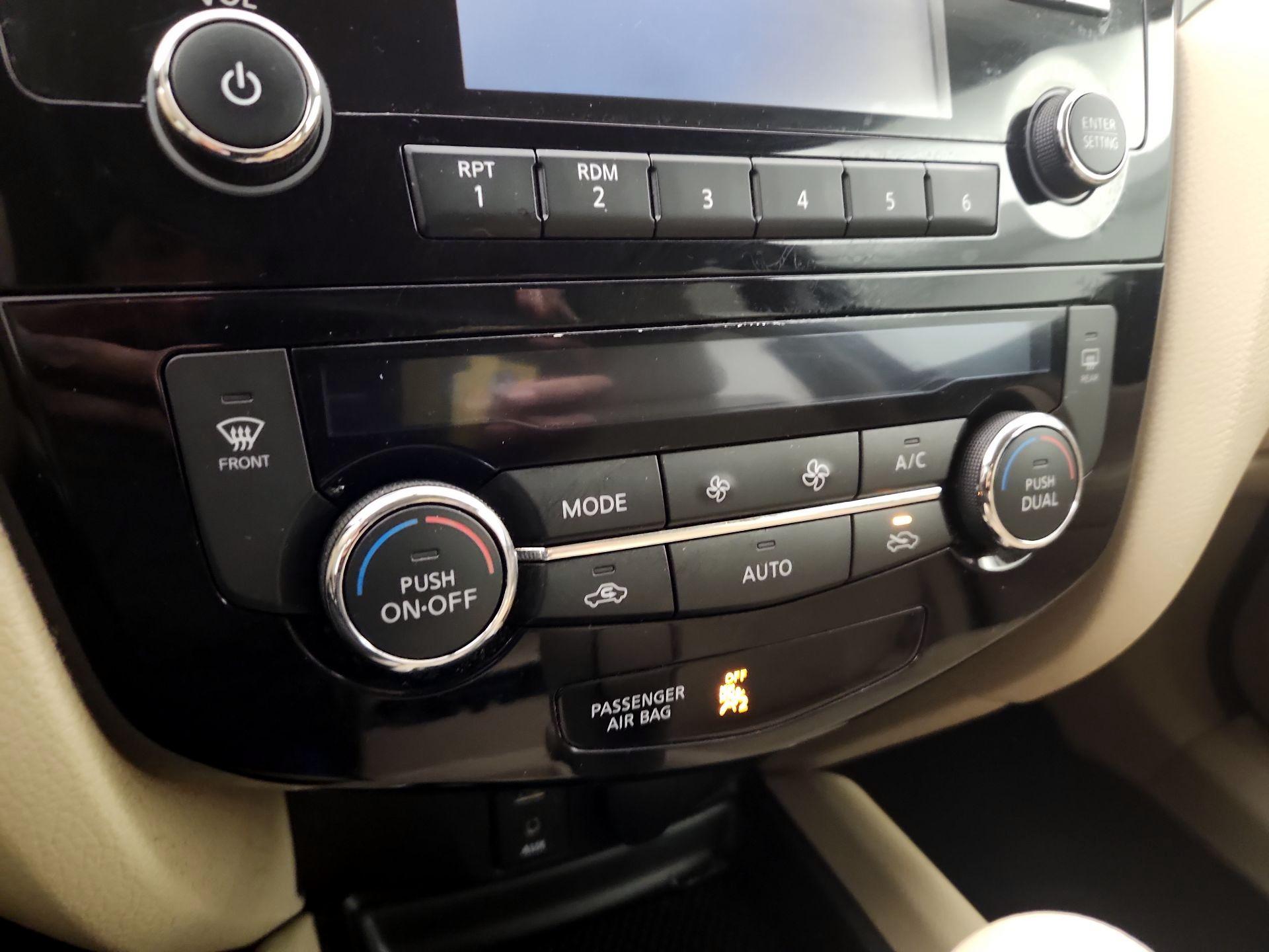 Thumbnail: 2015 Nissan Rogue - 16