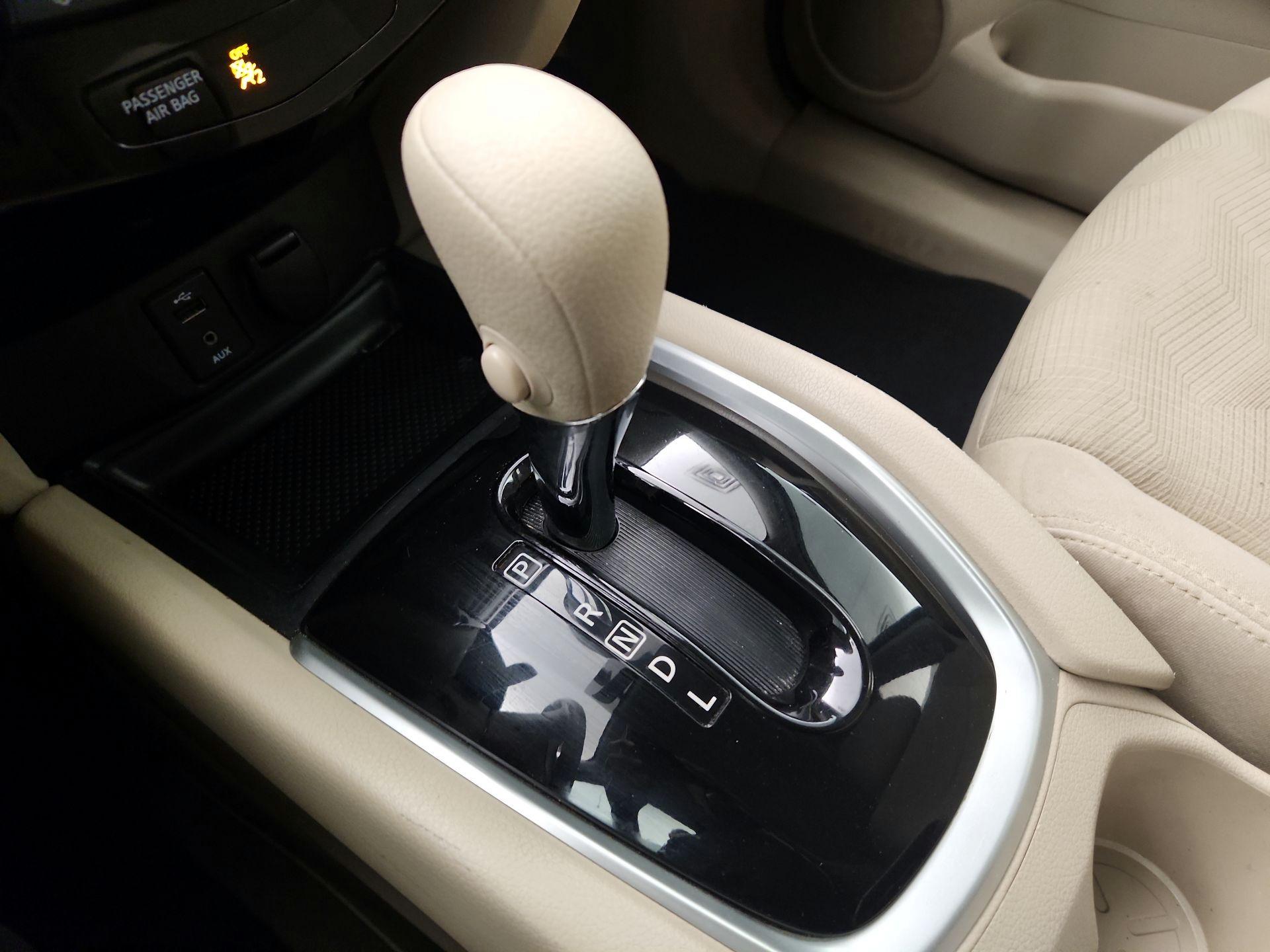 Thumbnail: 2015 Nissan Rogue - 17