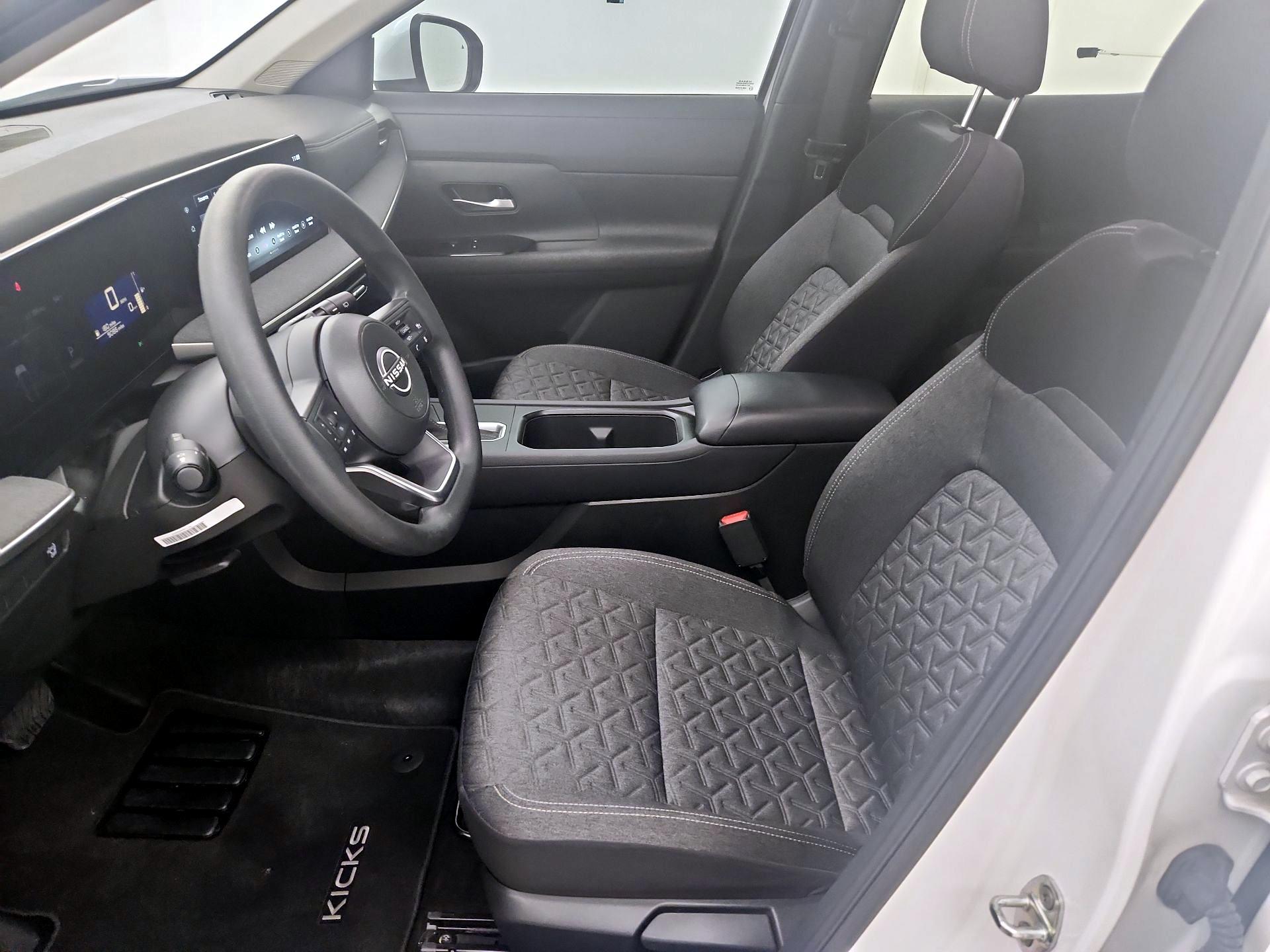 Thumbnail: 2025 Nissan Kicks - 11