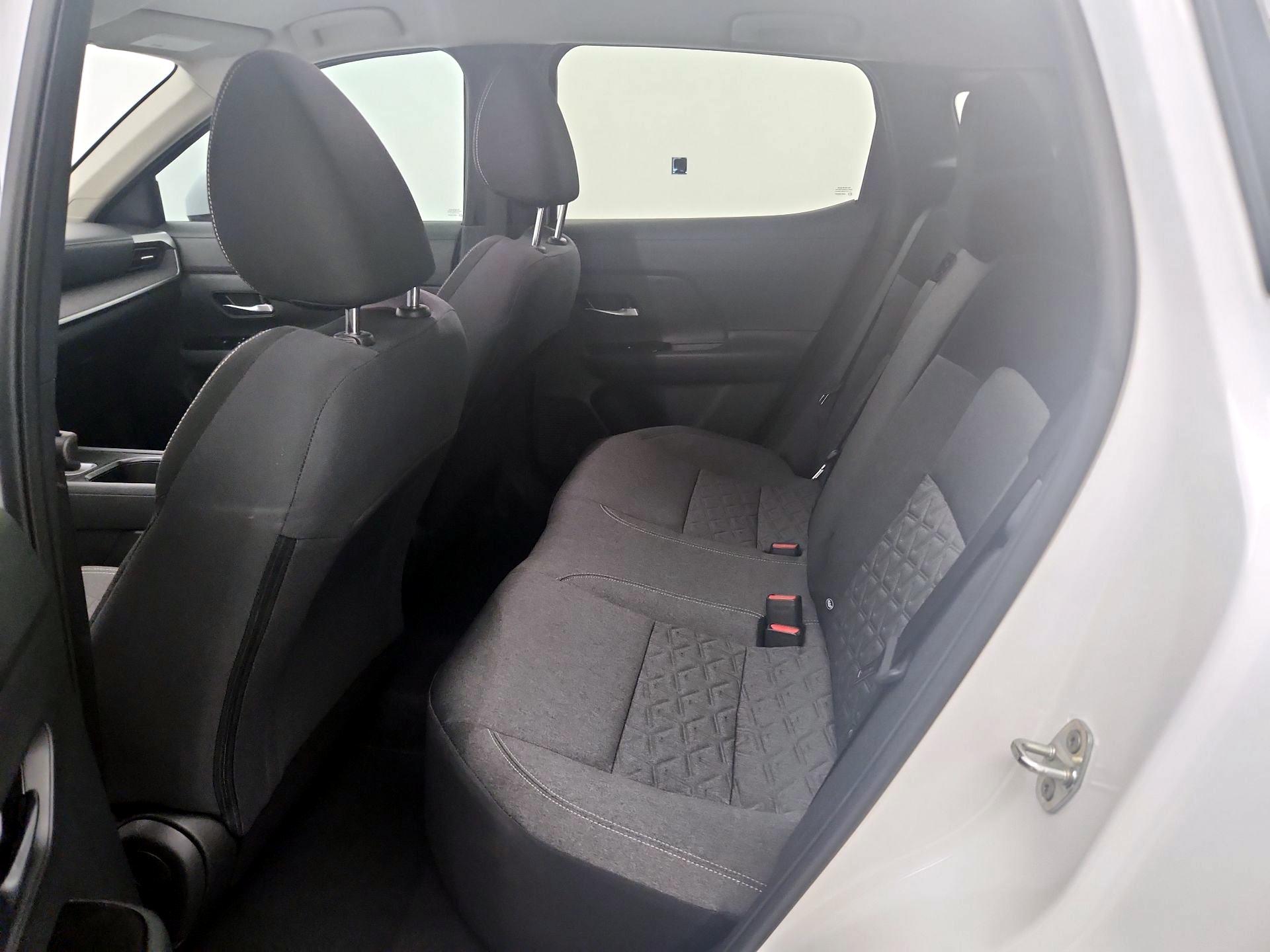 Thumbnail: 2025 Nissan Kicks - 18
