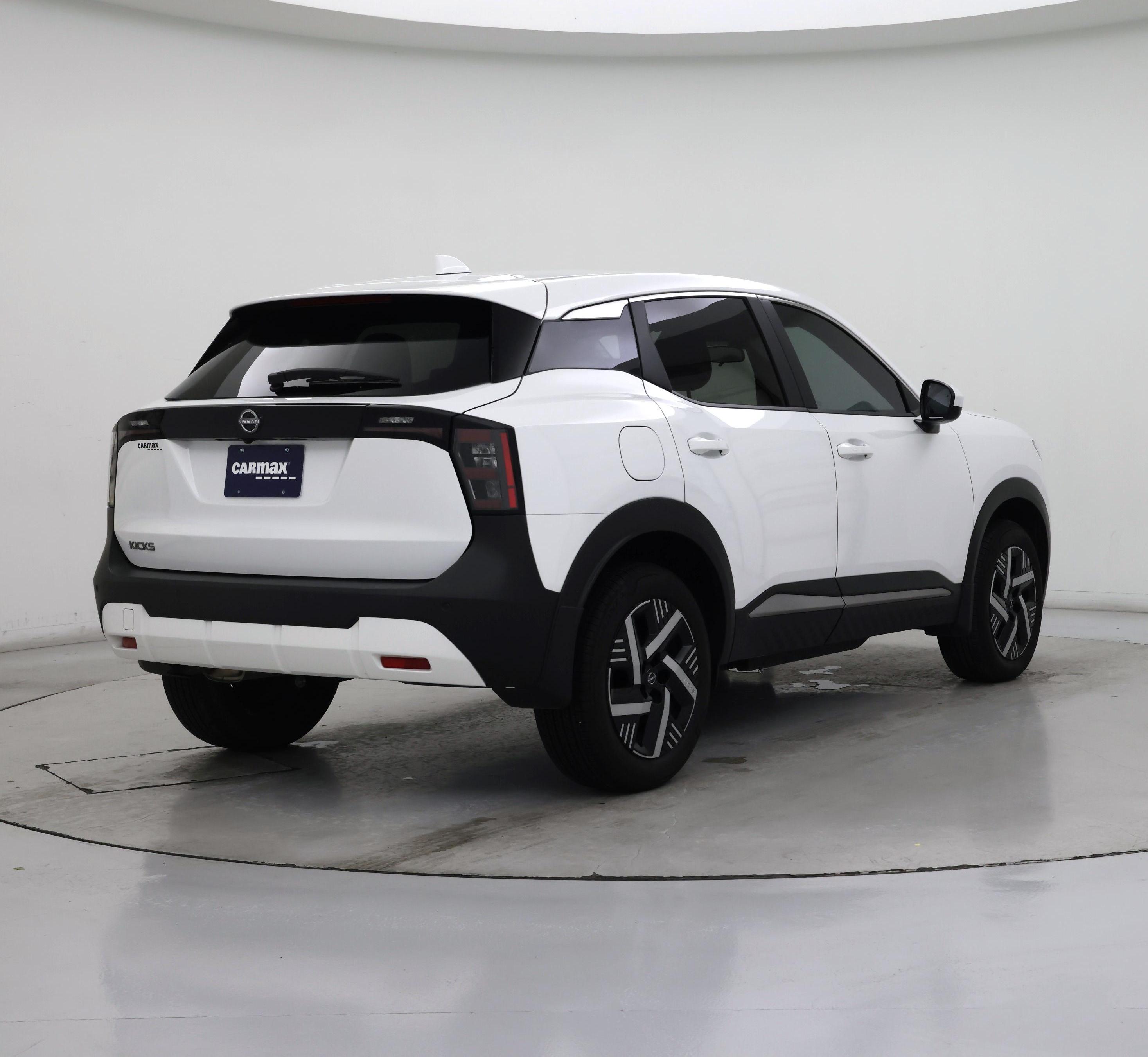 Thumbnail: 2025 Nissan Kicks - 8