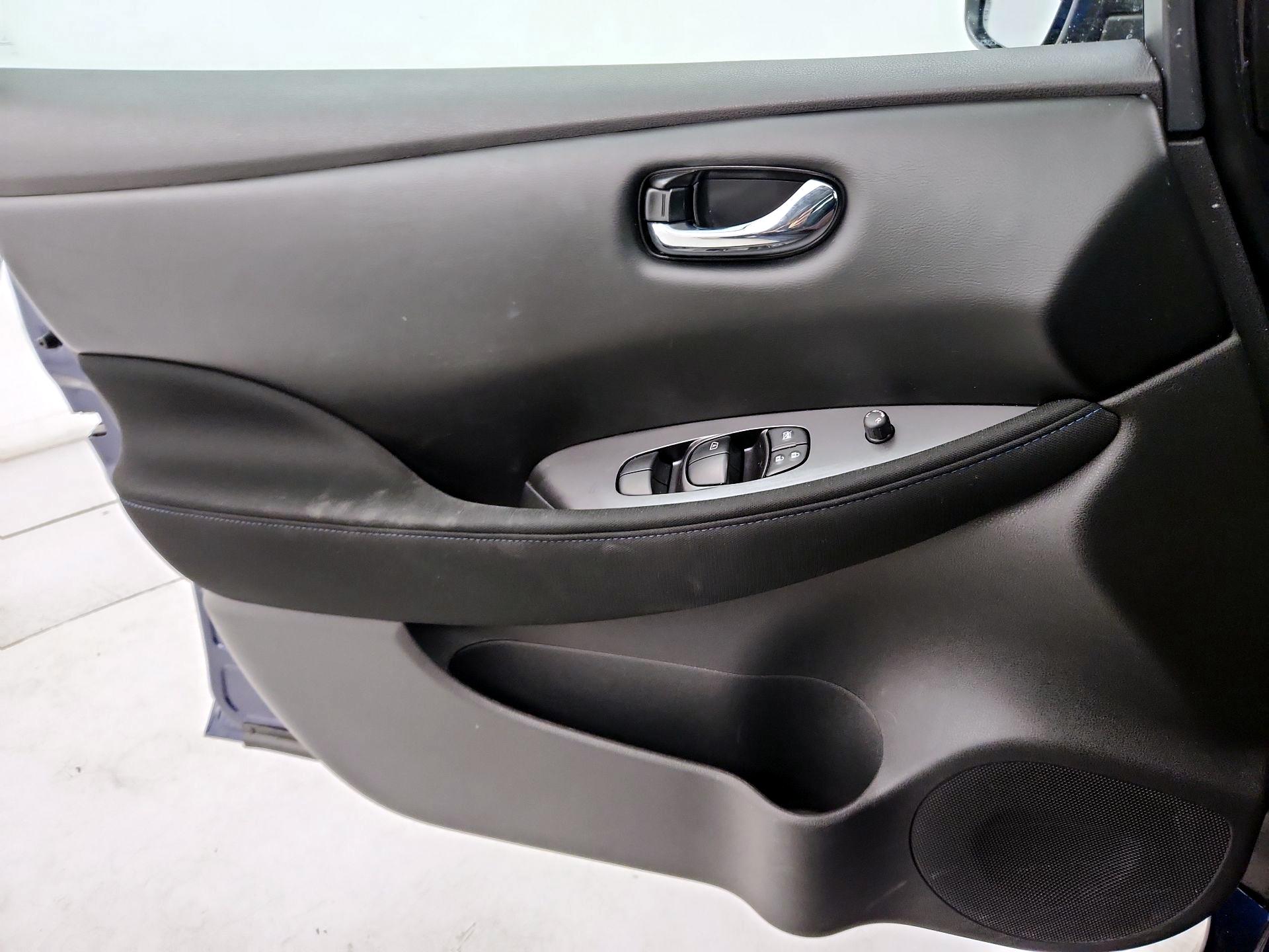 Thumbnail: 2024 Nissan Leaf - 12