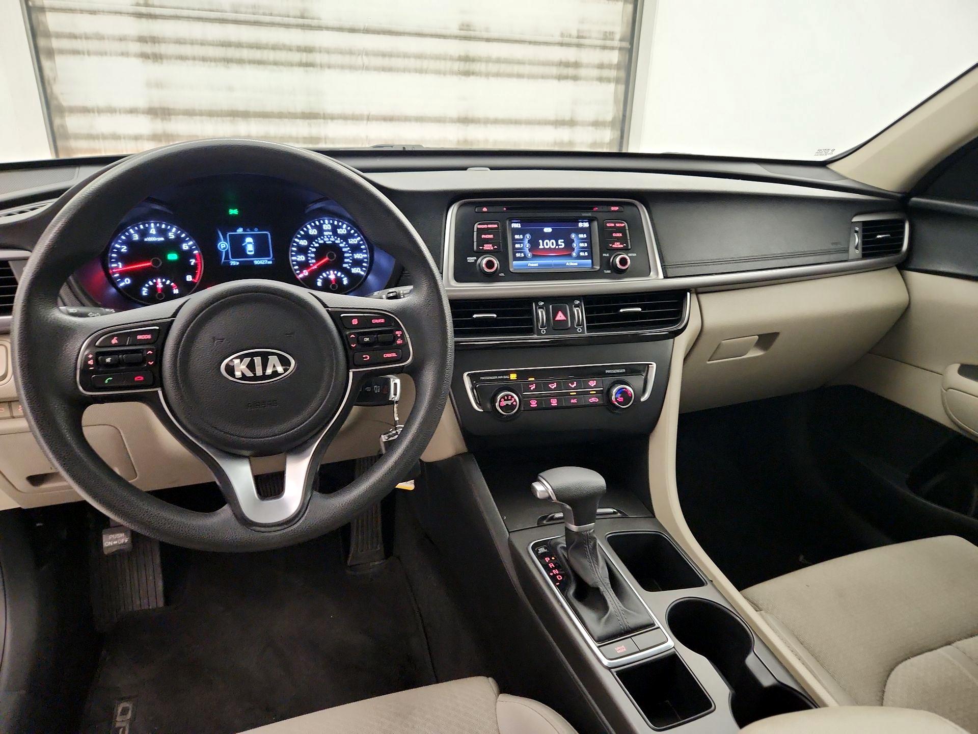 Thumbnail: 2017 Kia Optima - 9