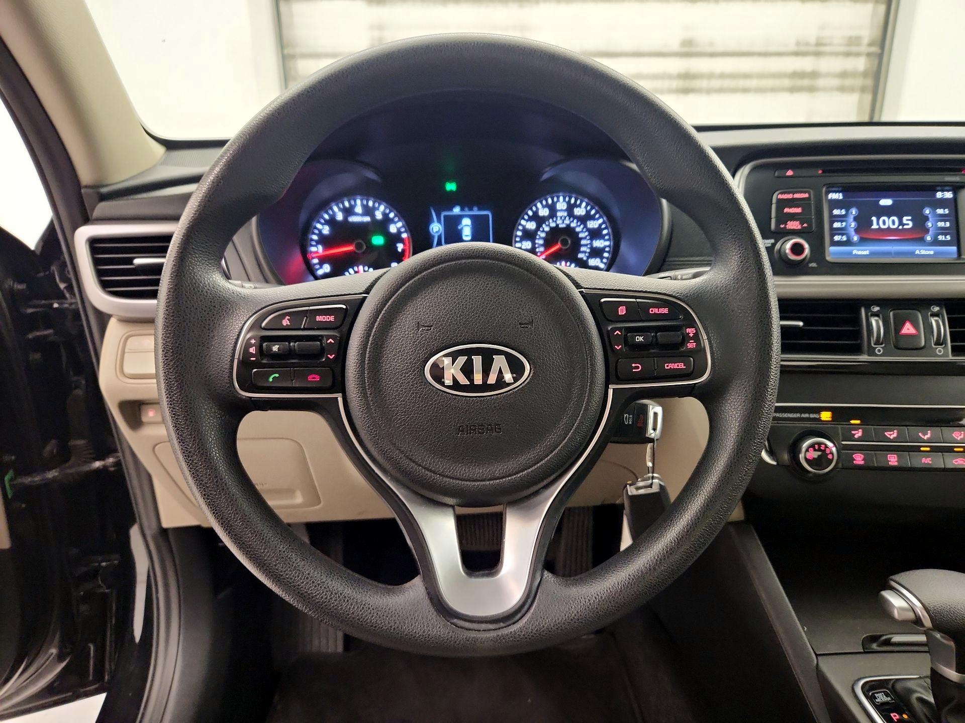 Thumbnail: 2017 Kia Optima - 10
