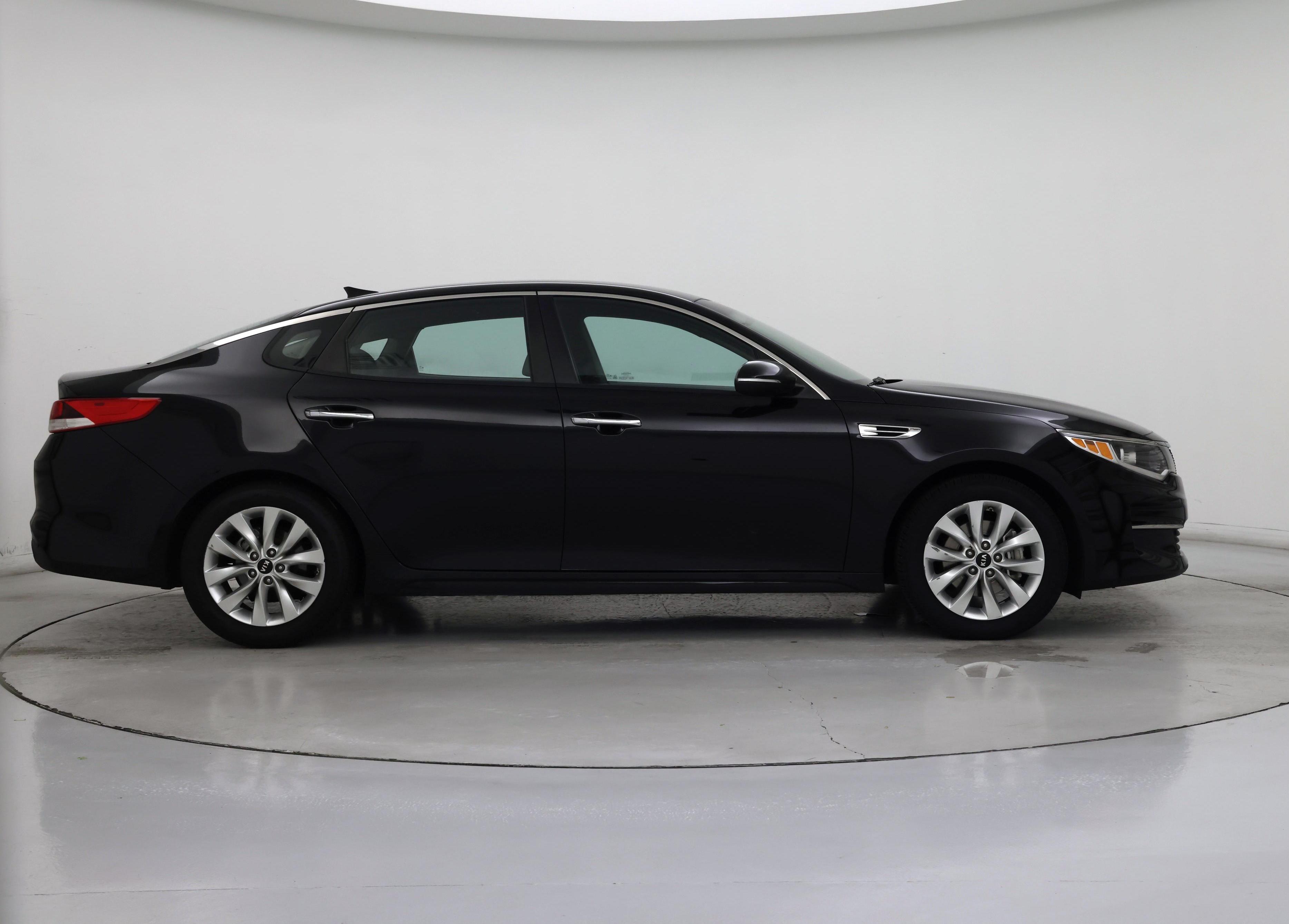 Thumbnail: 2017 Kia Optima - 7