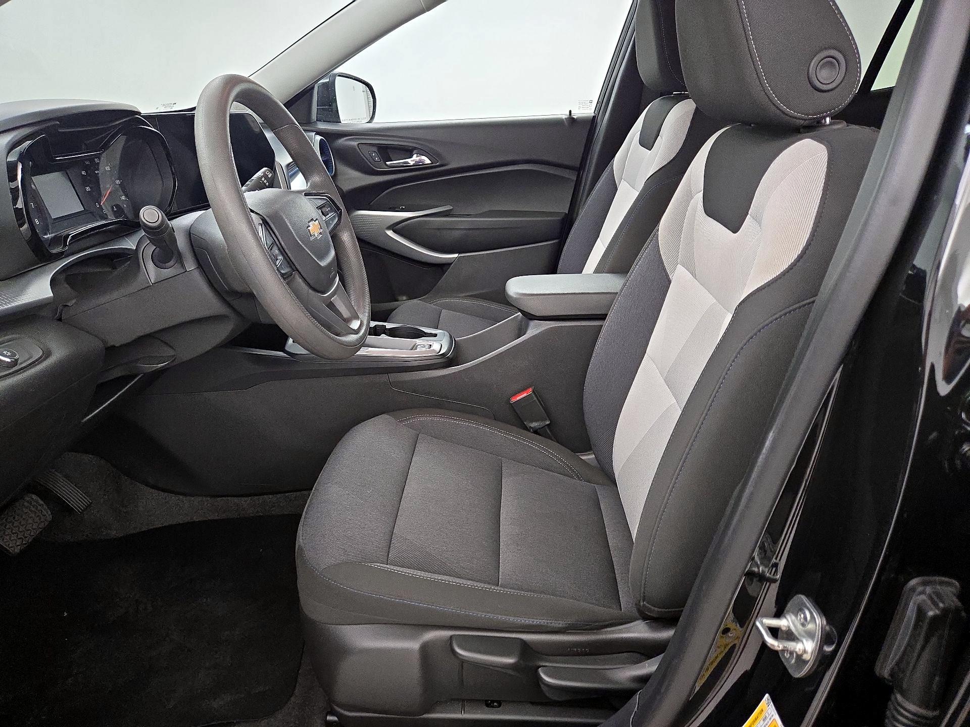 Thumbnail: 2025 Chevrolet Trax - 11