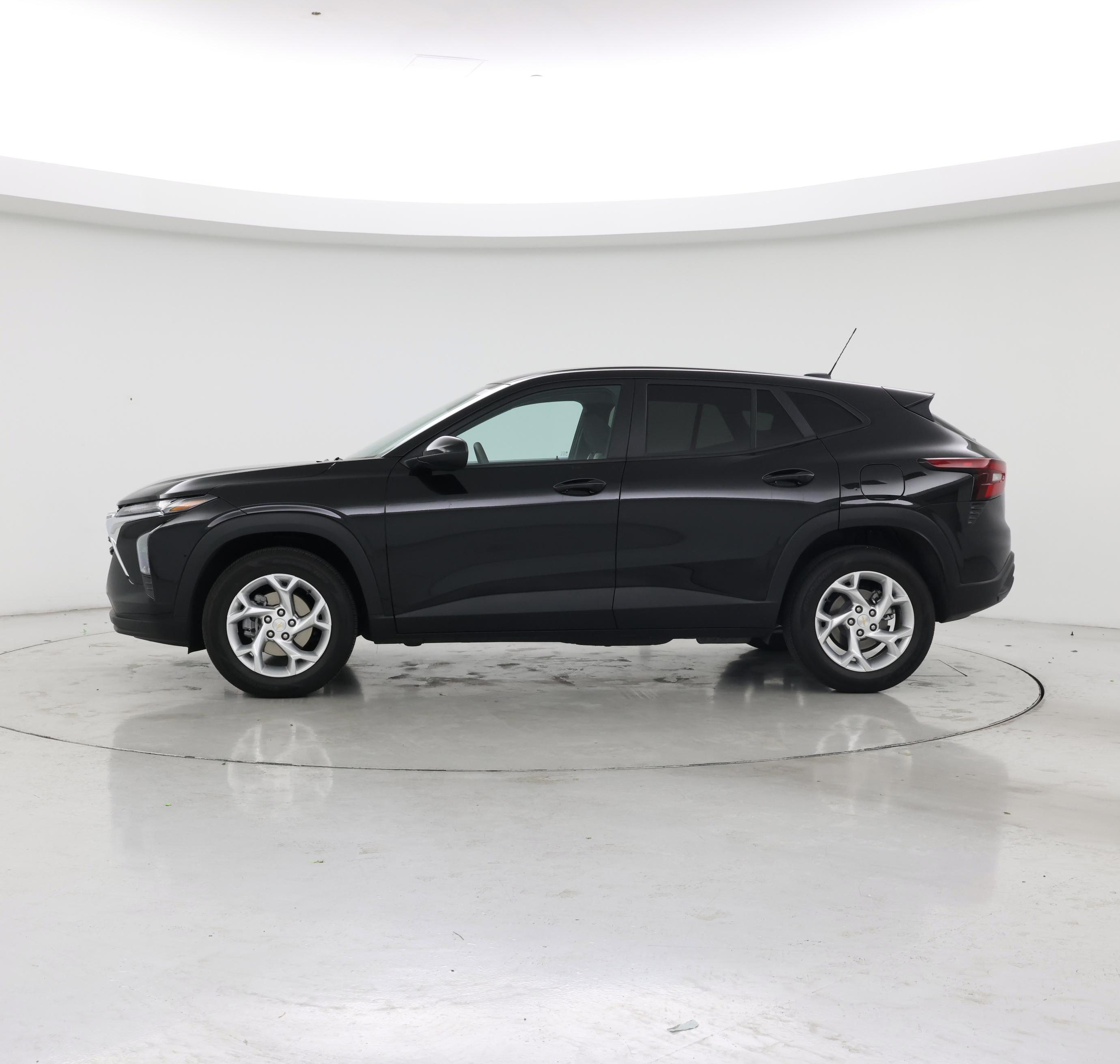 Thumbnail: 2025 Chevrolet Trax - 3