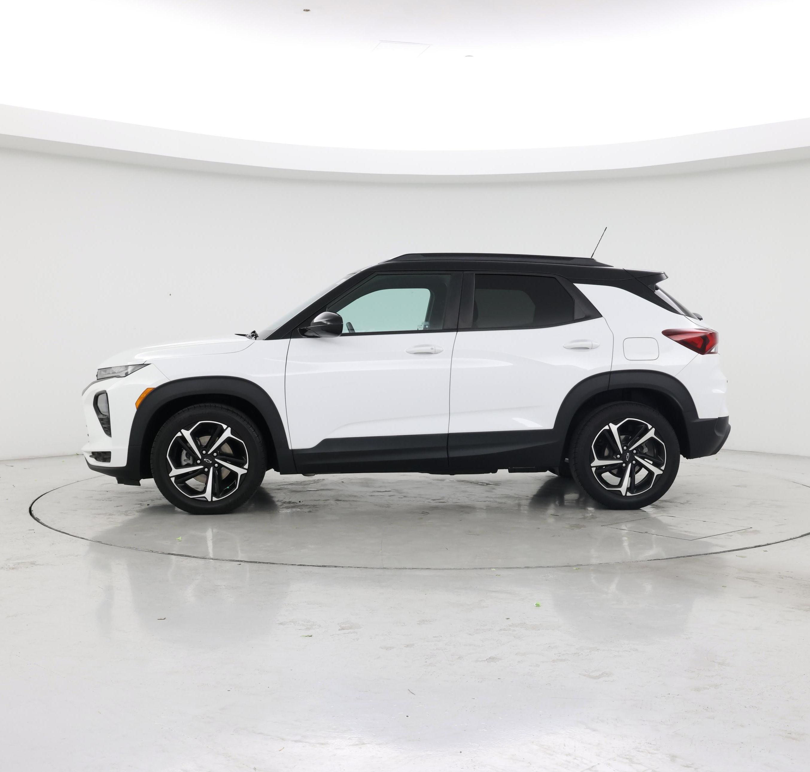 Thumbnail: 2021 Chevrolet TrailBlazer - 3