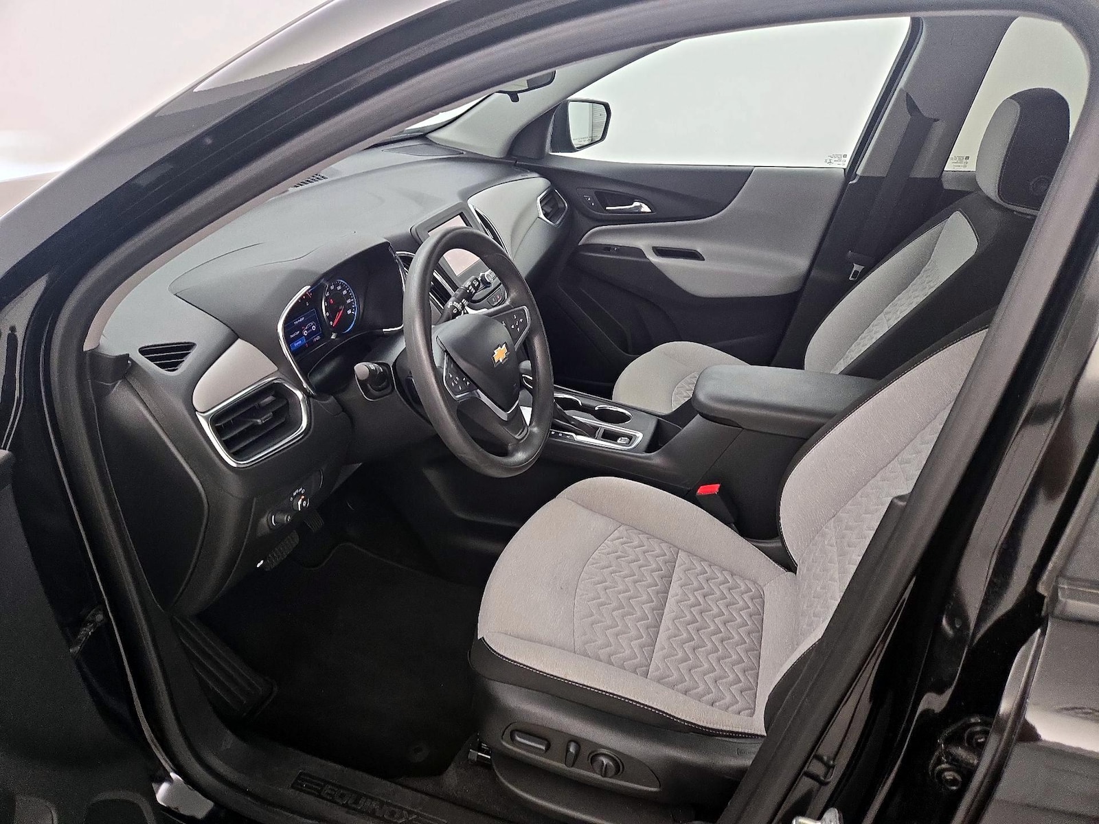 2022 Chevrolet Equinox LS - Photo 12