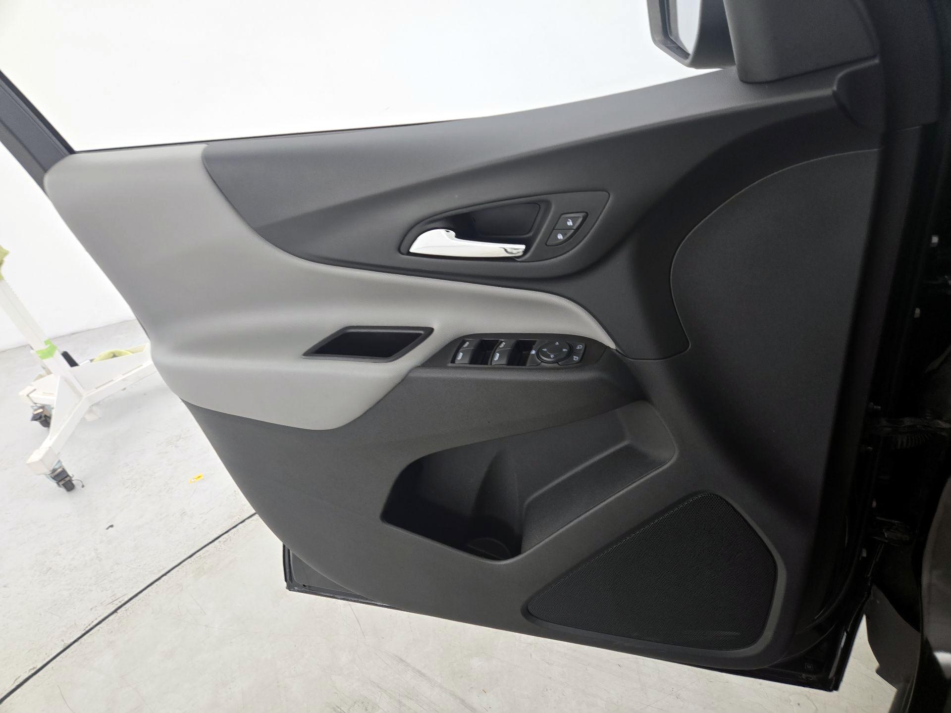 Thumbnail: 2022 Chevrolet Equinox - 12