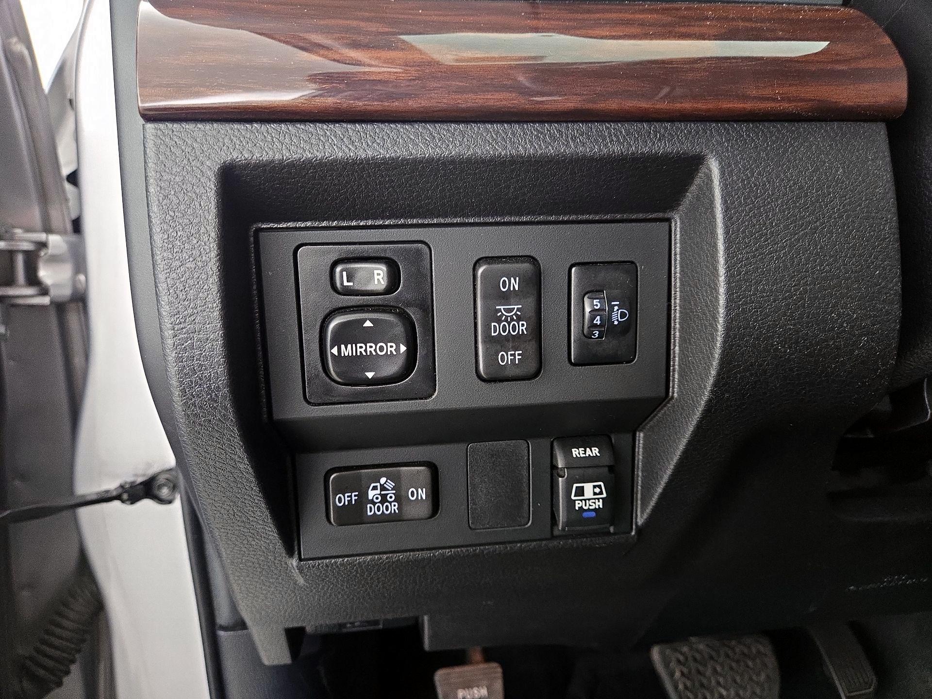 Thumbnail: 2014 Toyota Tundra - 13