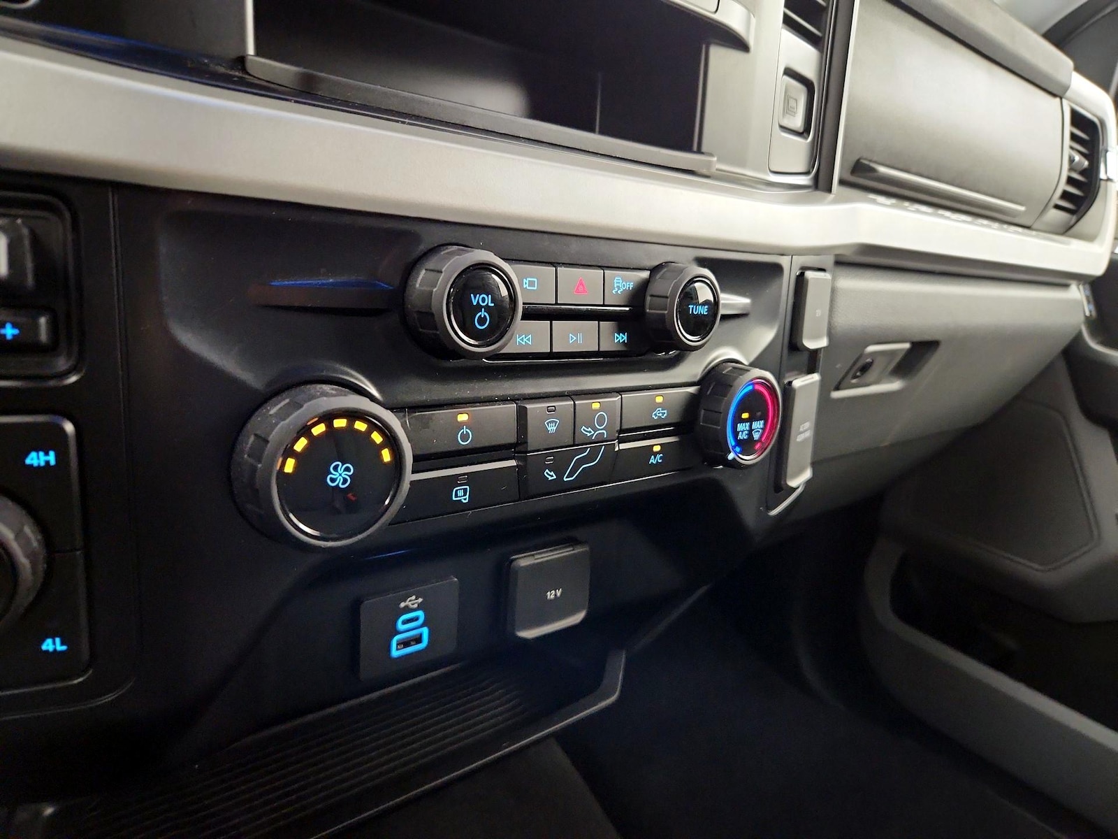 2026 Ford F-350 Super Duty XL - Photo 17