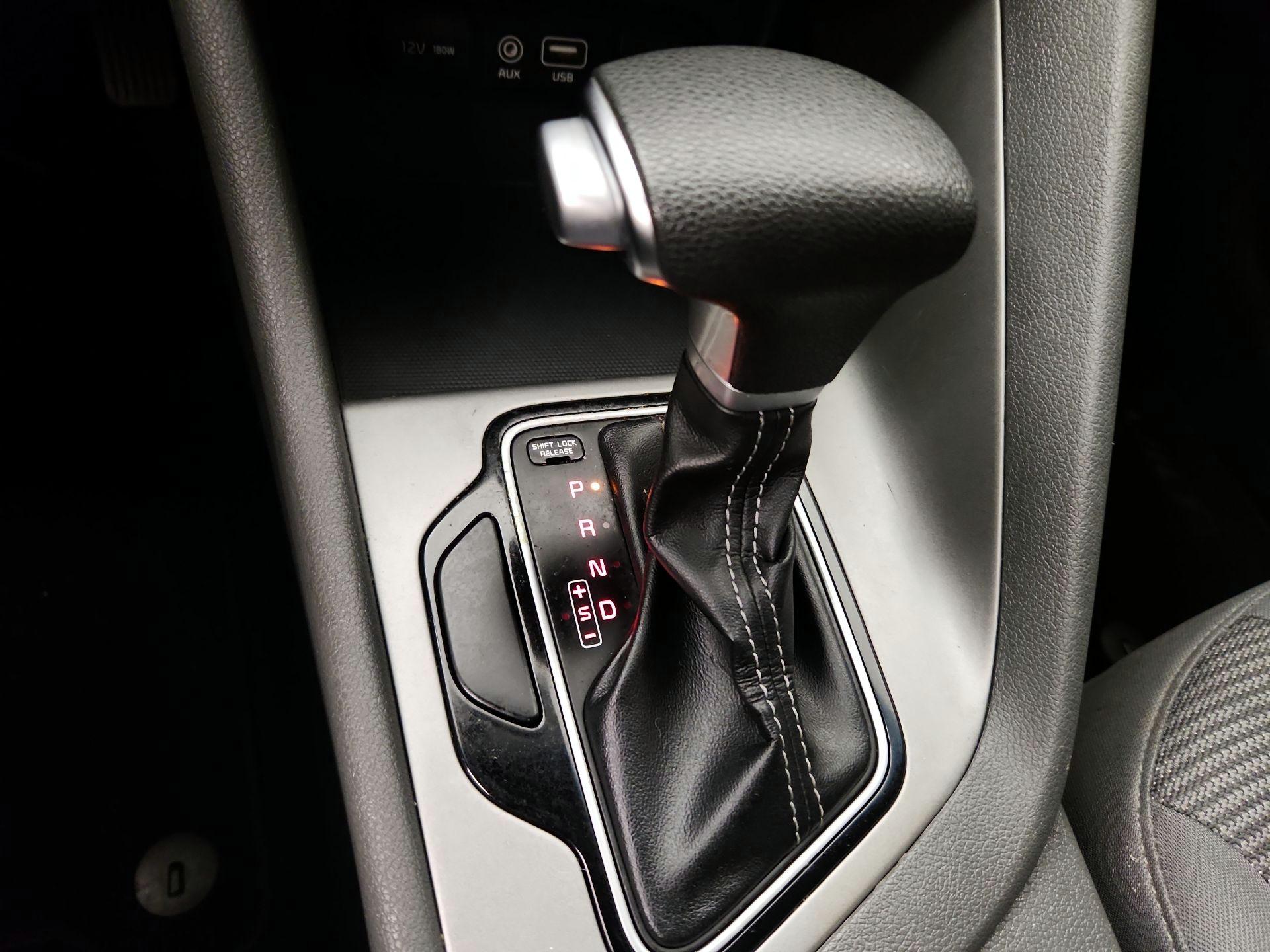 Thumbnail: 2018 Kia Niro - 17
