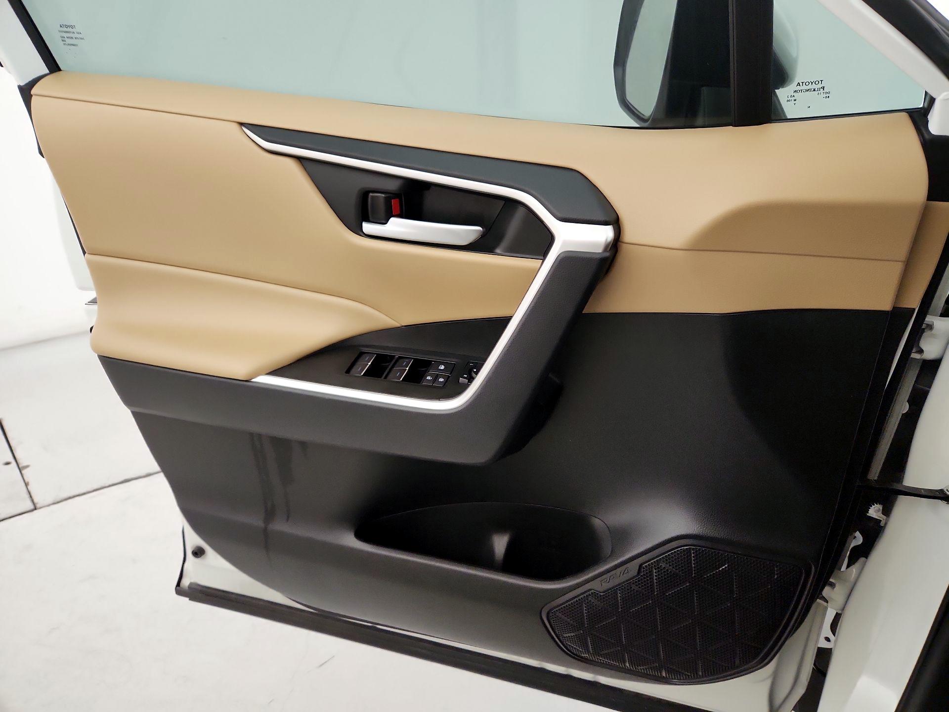Thumbnail: 2024 Toyota RAV4 - 12