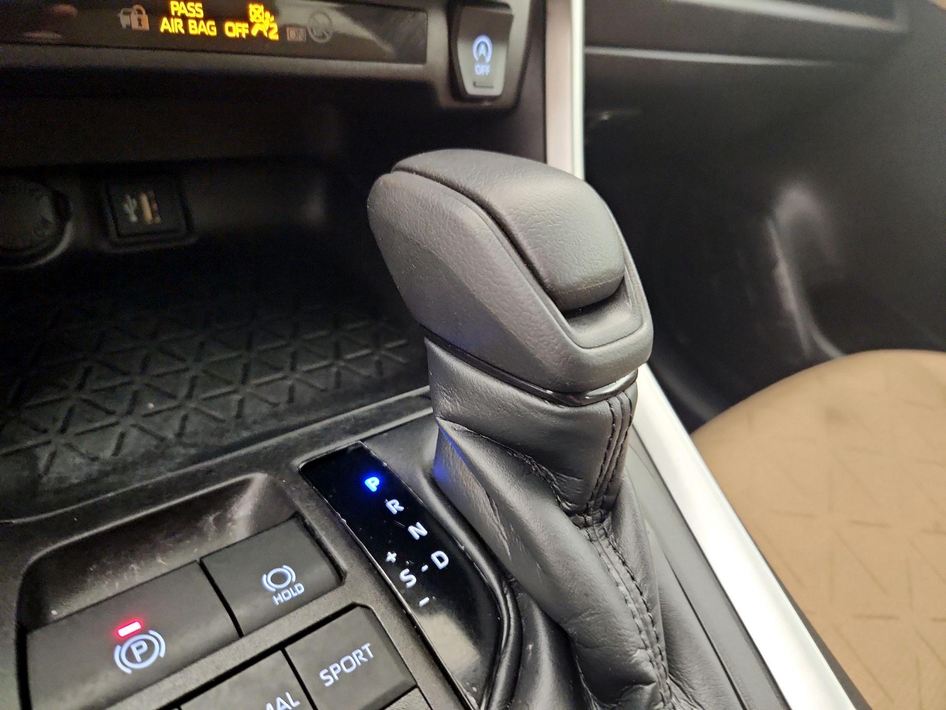 Thumbnail: 2024 Toyota RAV4 - 17