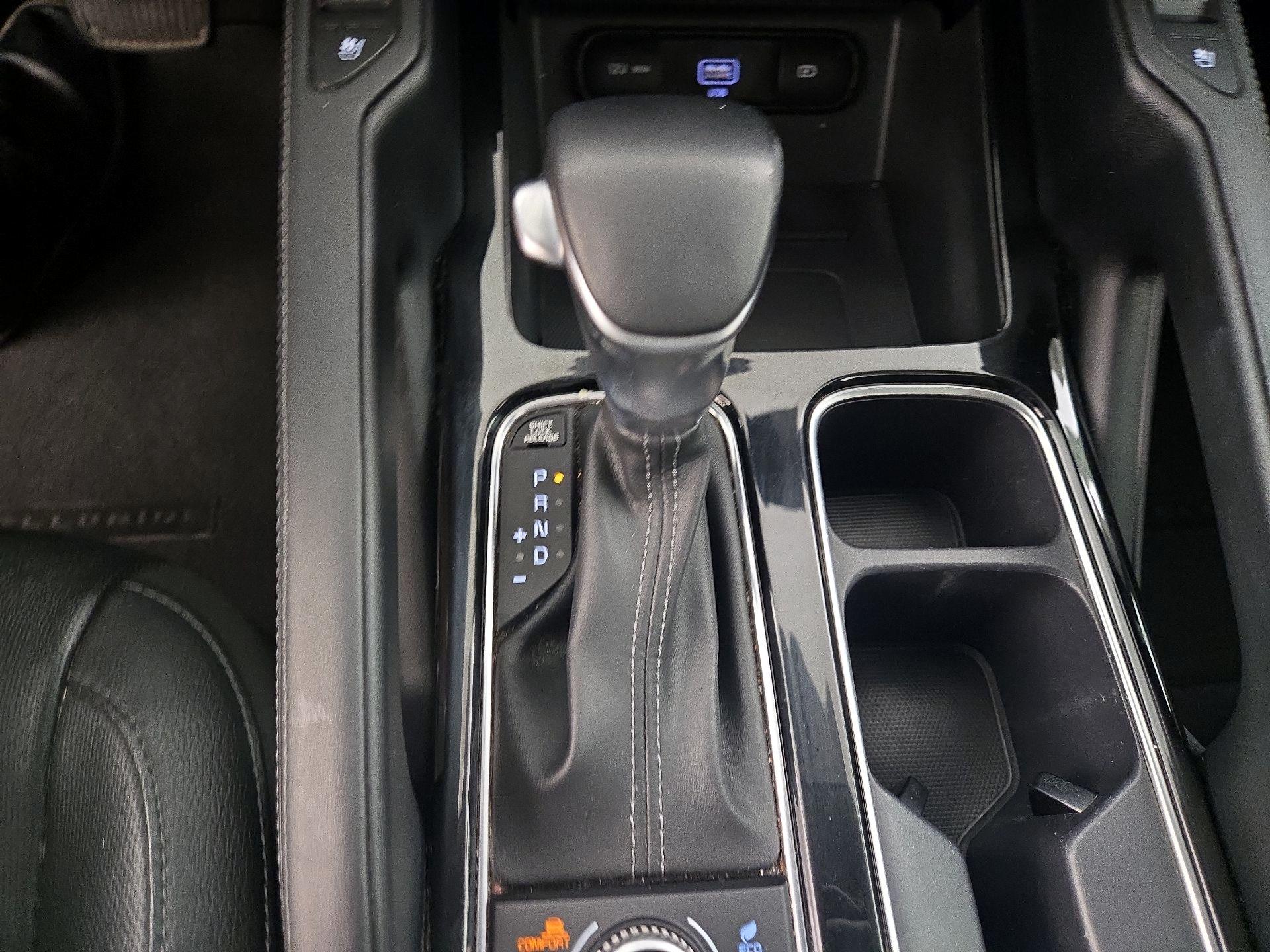 Thumbnail: 2022 Kia Telluride - 18