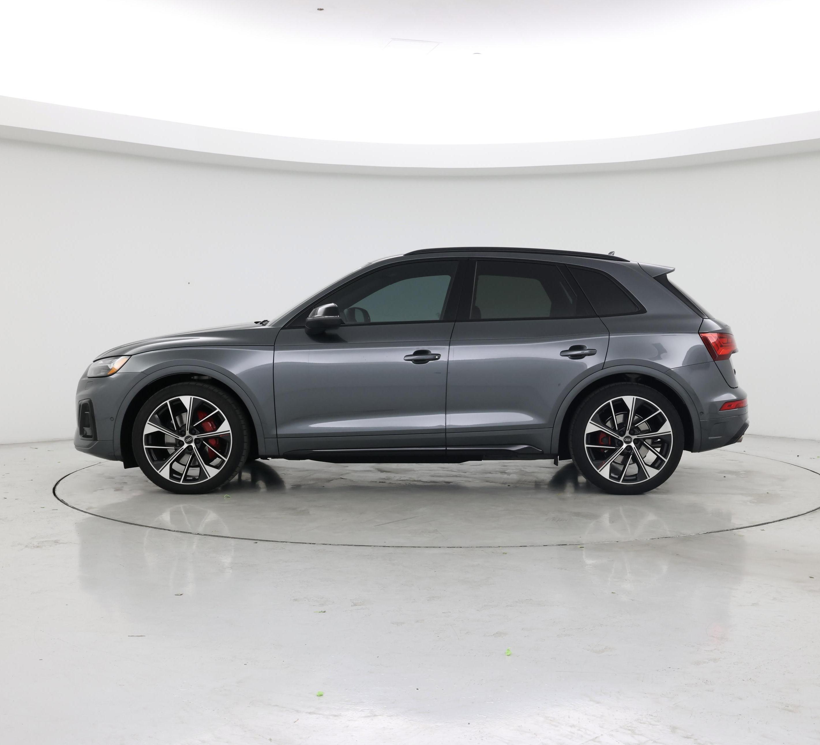 Thumbnail: 2024 Audi SQ5 - 3