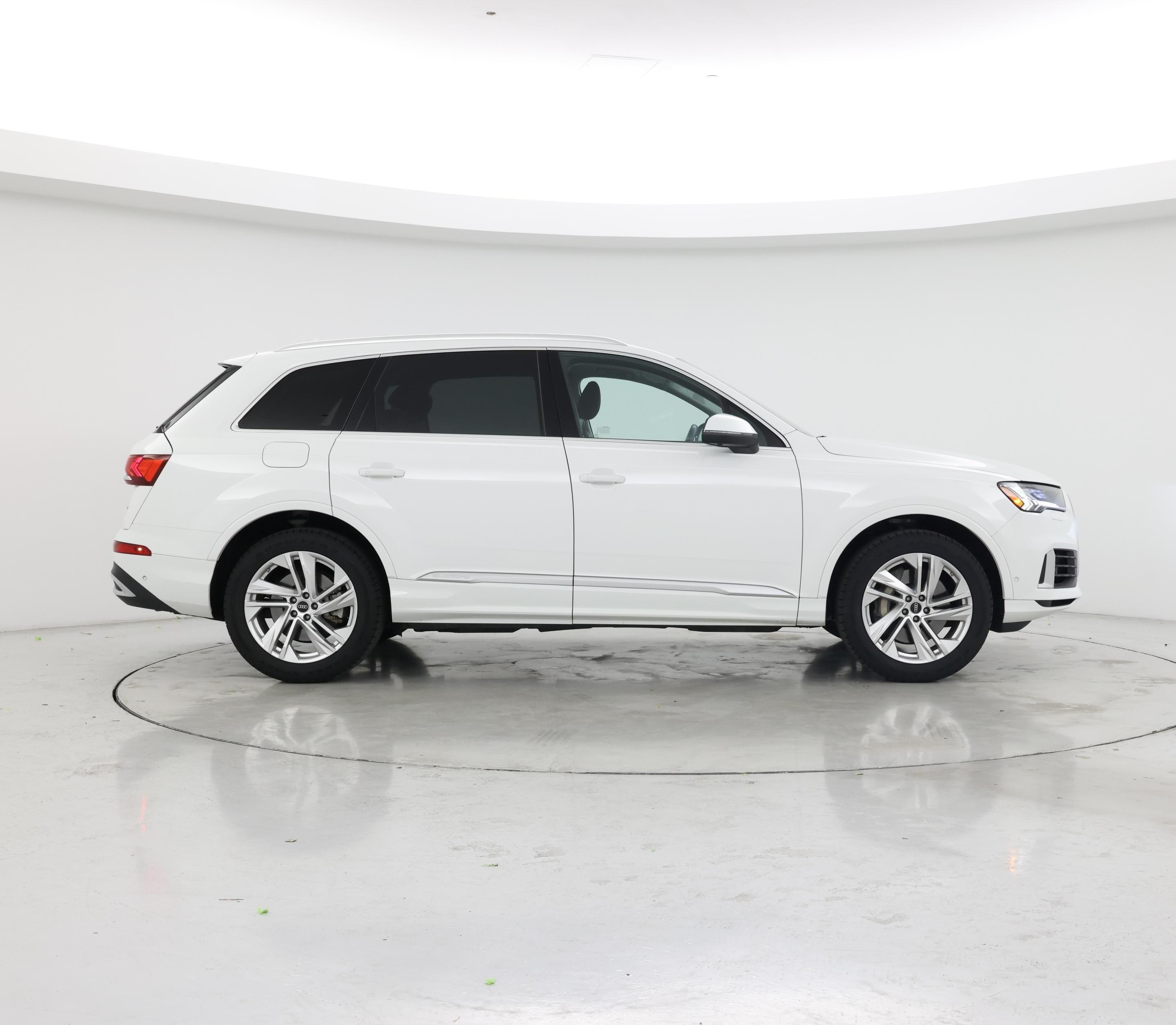 Thumbnail: 2024 Audi Q7 - 7