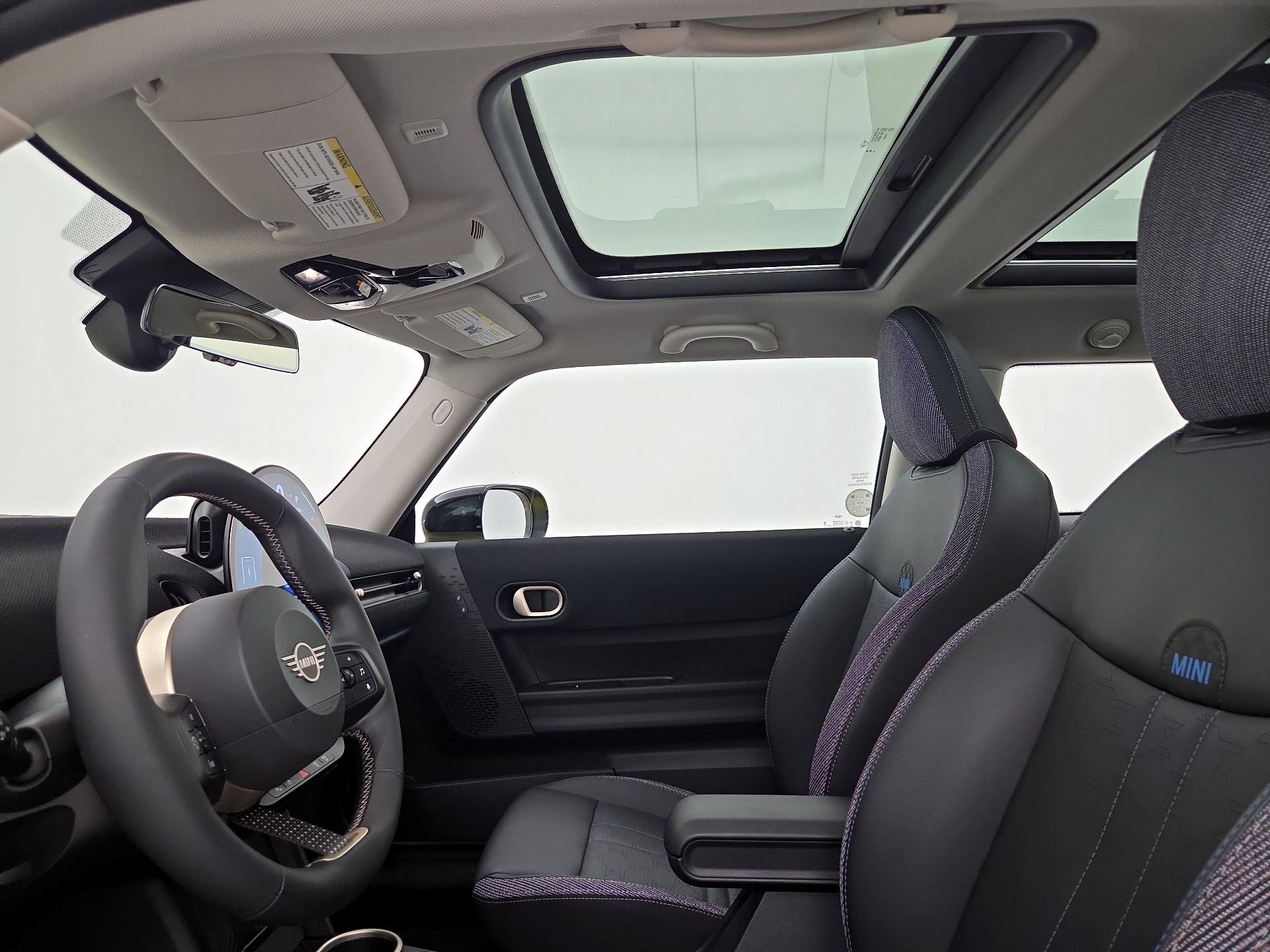 Thumbnail: 2025 MINI Cooper Hardtop - 17
