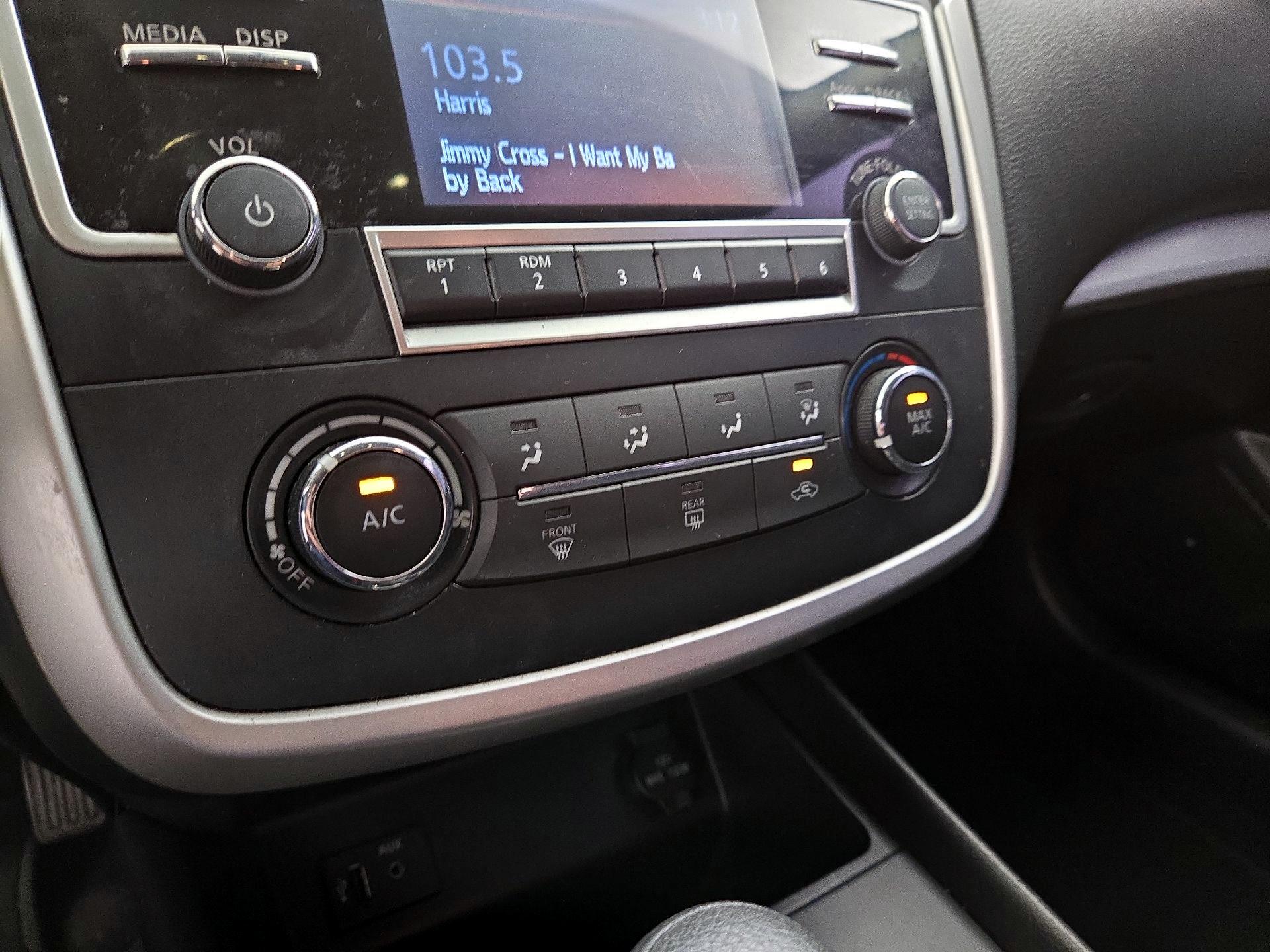 Thumbnail: 2016 Nissan Altima - 16