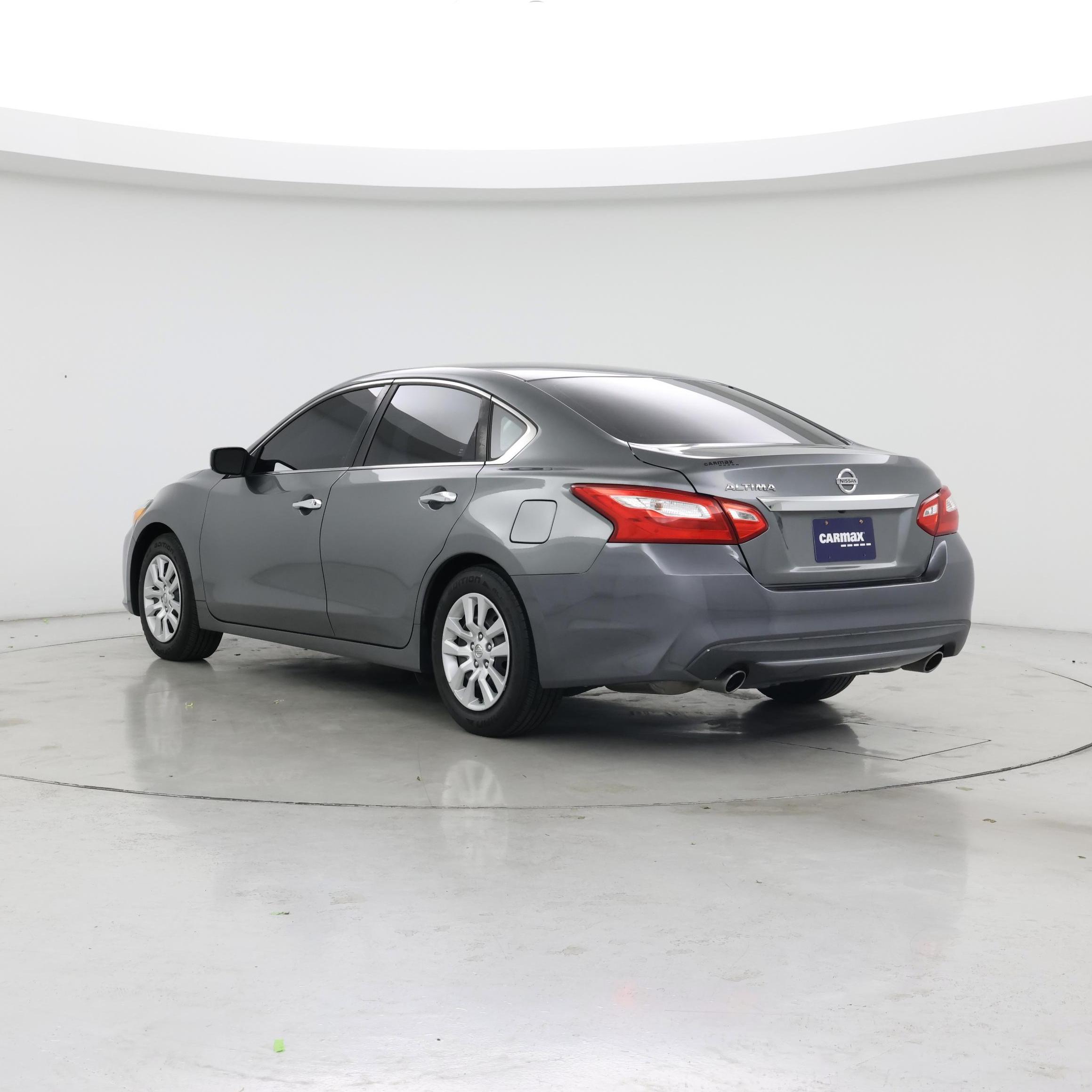 Thumbnail: 2016 Nissan Altima - 2