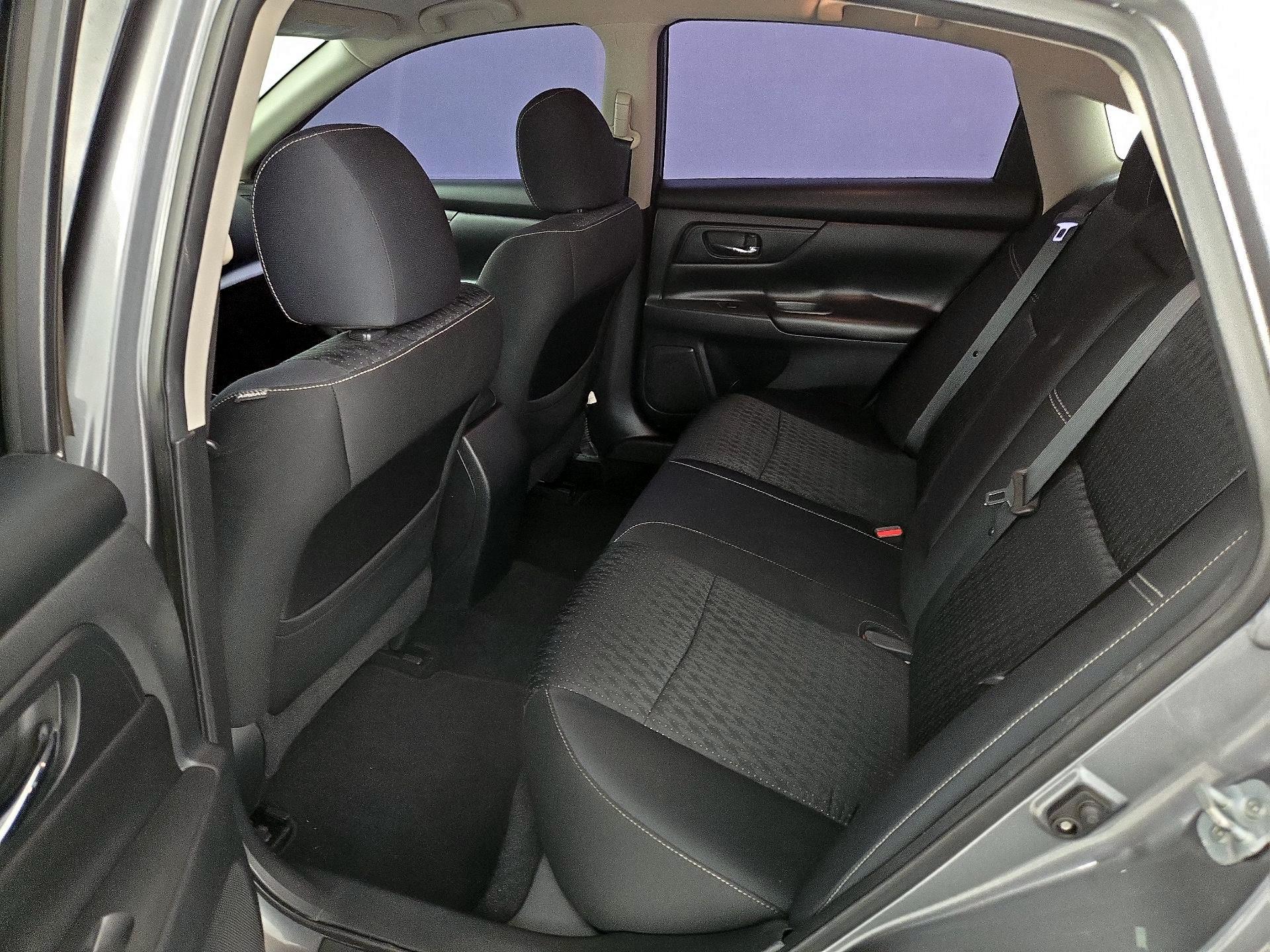 Thumbnail: 2016 Nissan Altima - 19