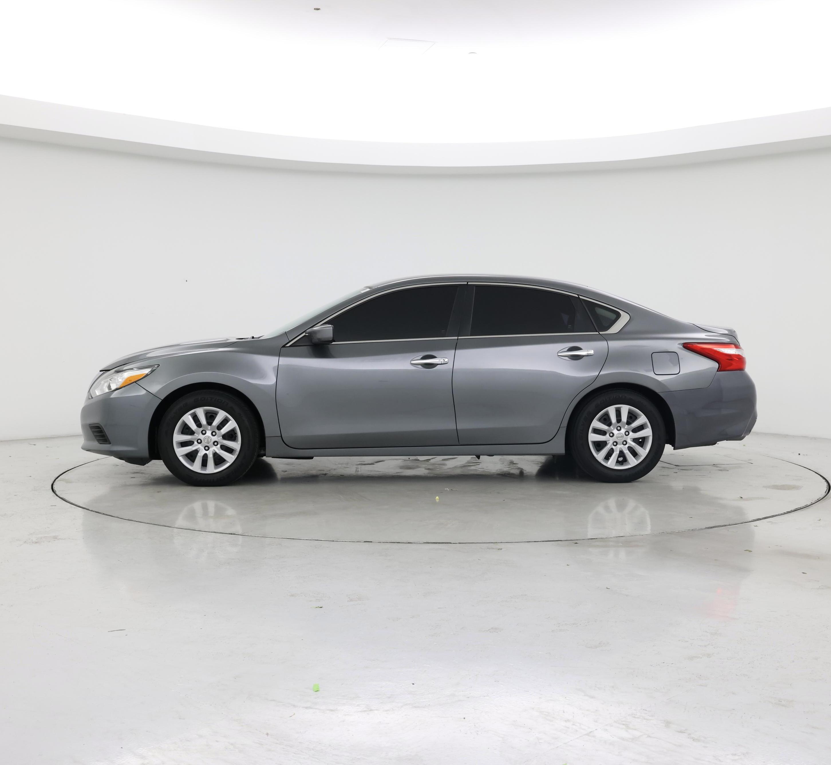 Thumbnail: 2016 Nissan Altima - 3