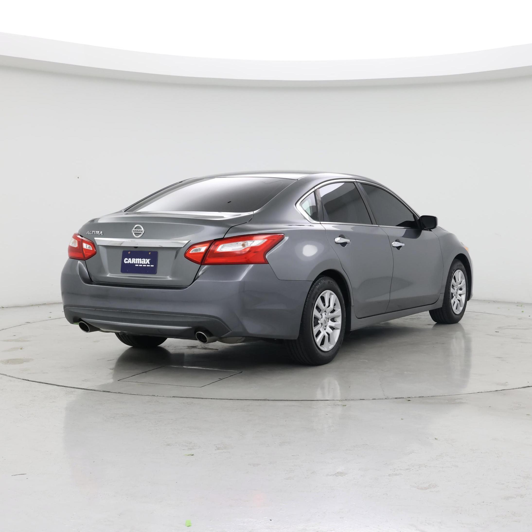 Thumbnail: 2016 Nissan Altima - 8