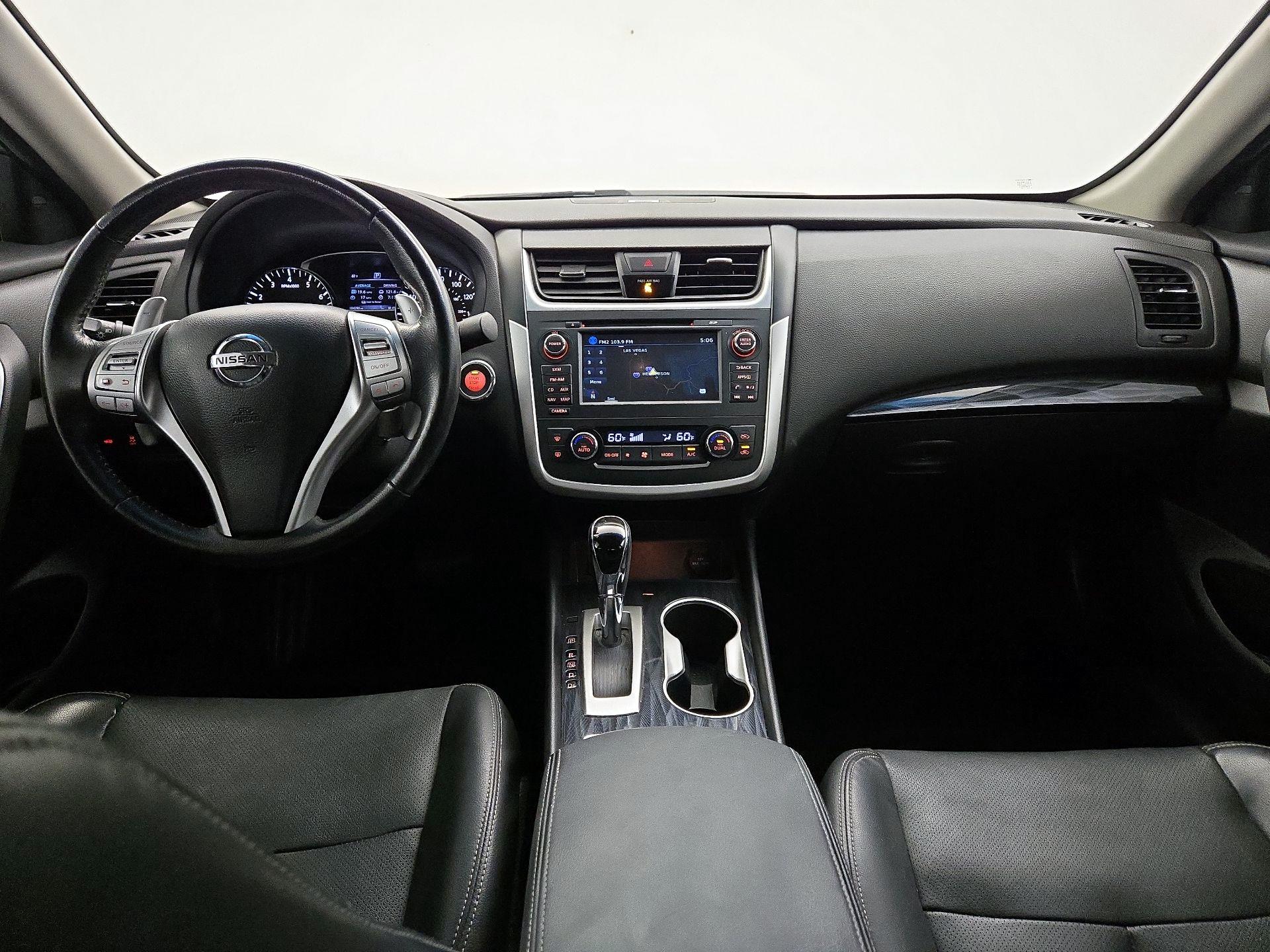 Thumbnail: 2016 Nissan Altima - 9