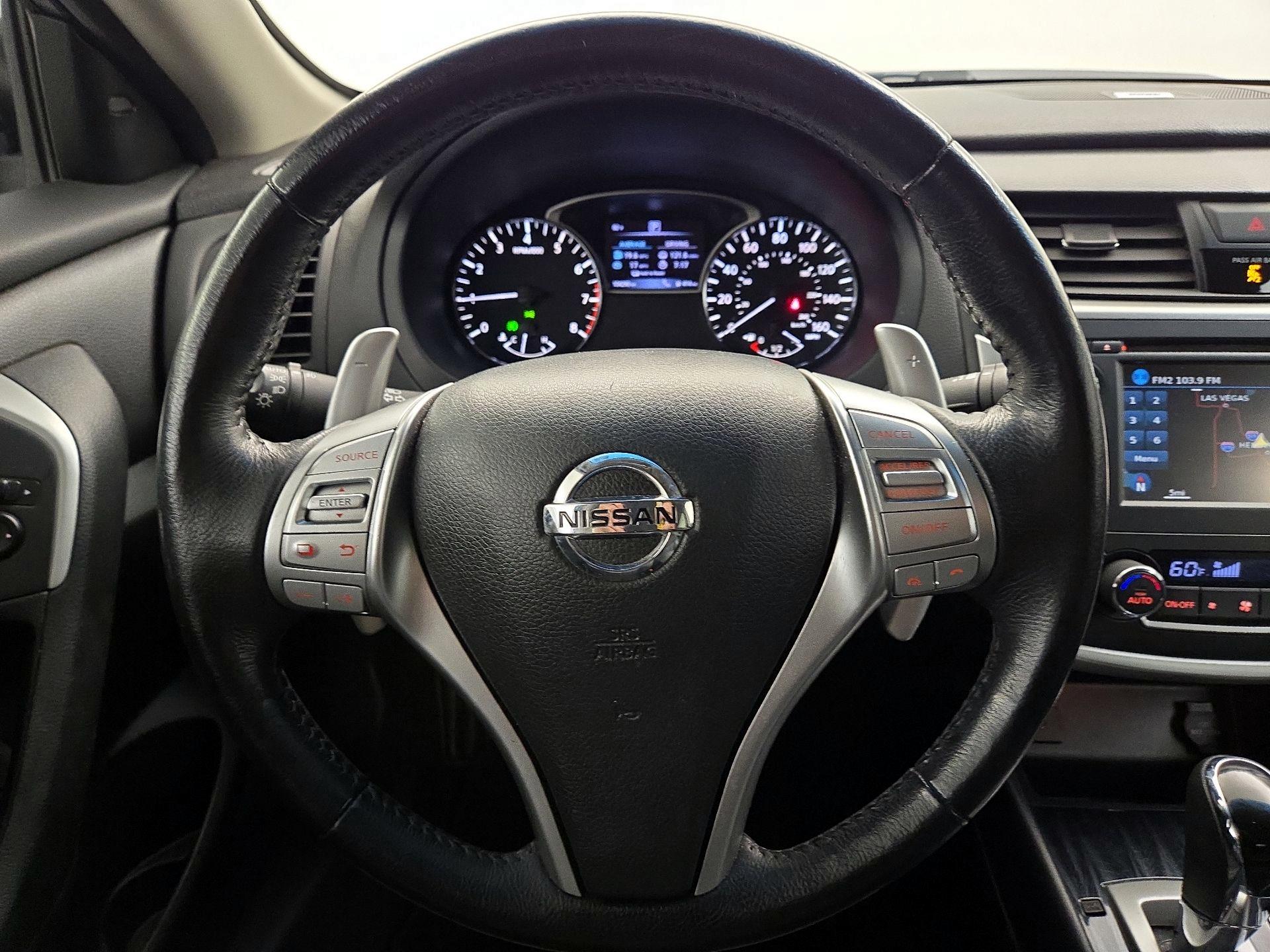 Thumbnail: 2016 Nissan Altima - 10