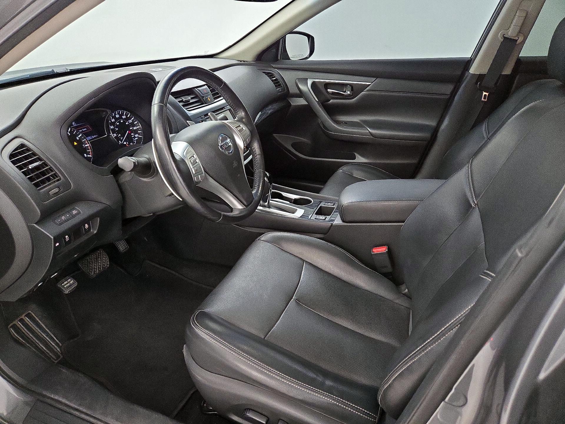 Thumbnail: 2016 Nissan Altima - 11
