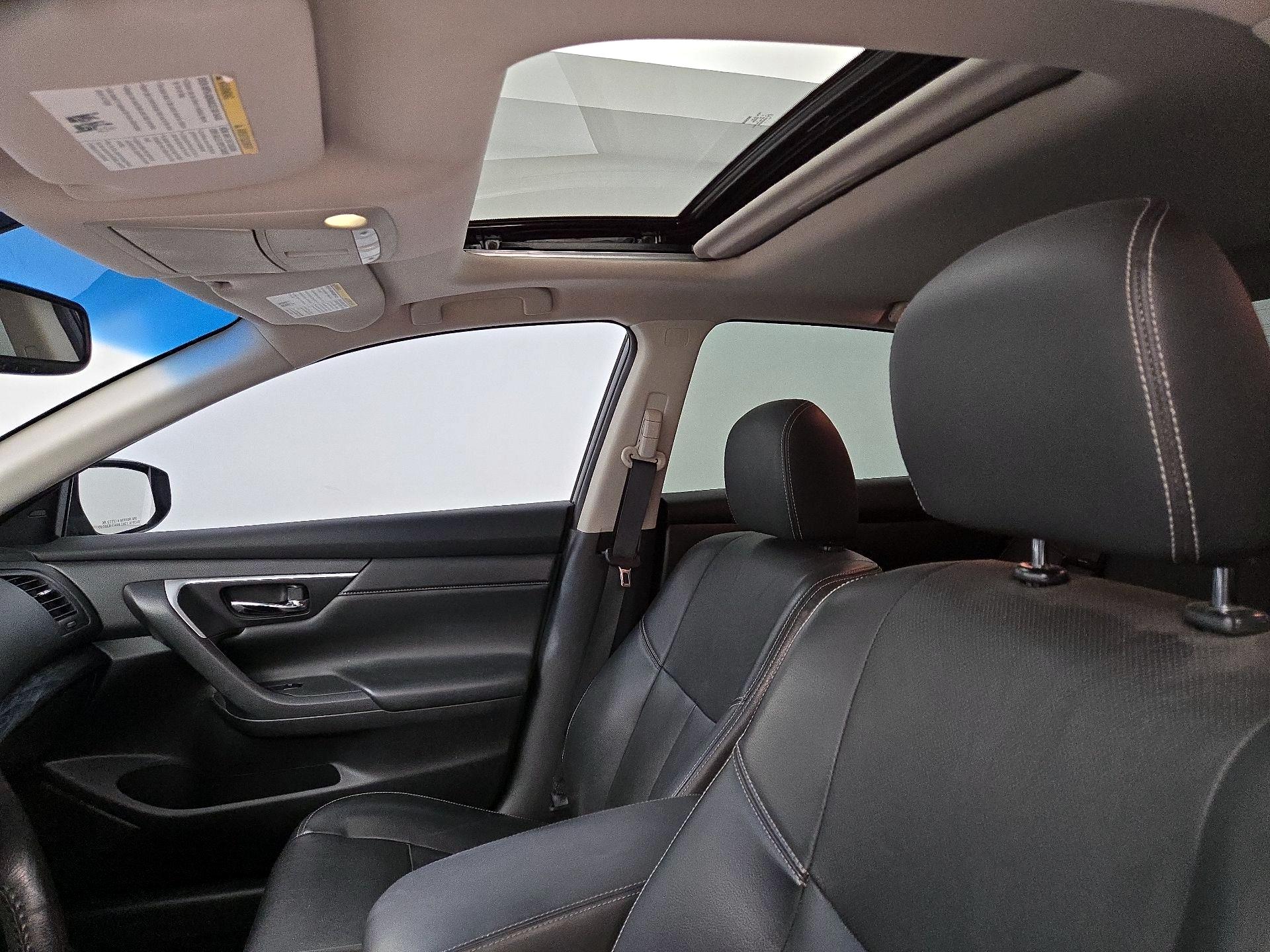 Thumbnail: 2016 Nissan Altima - 20