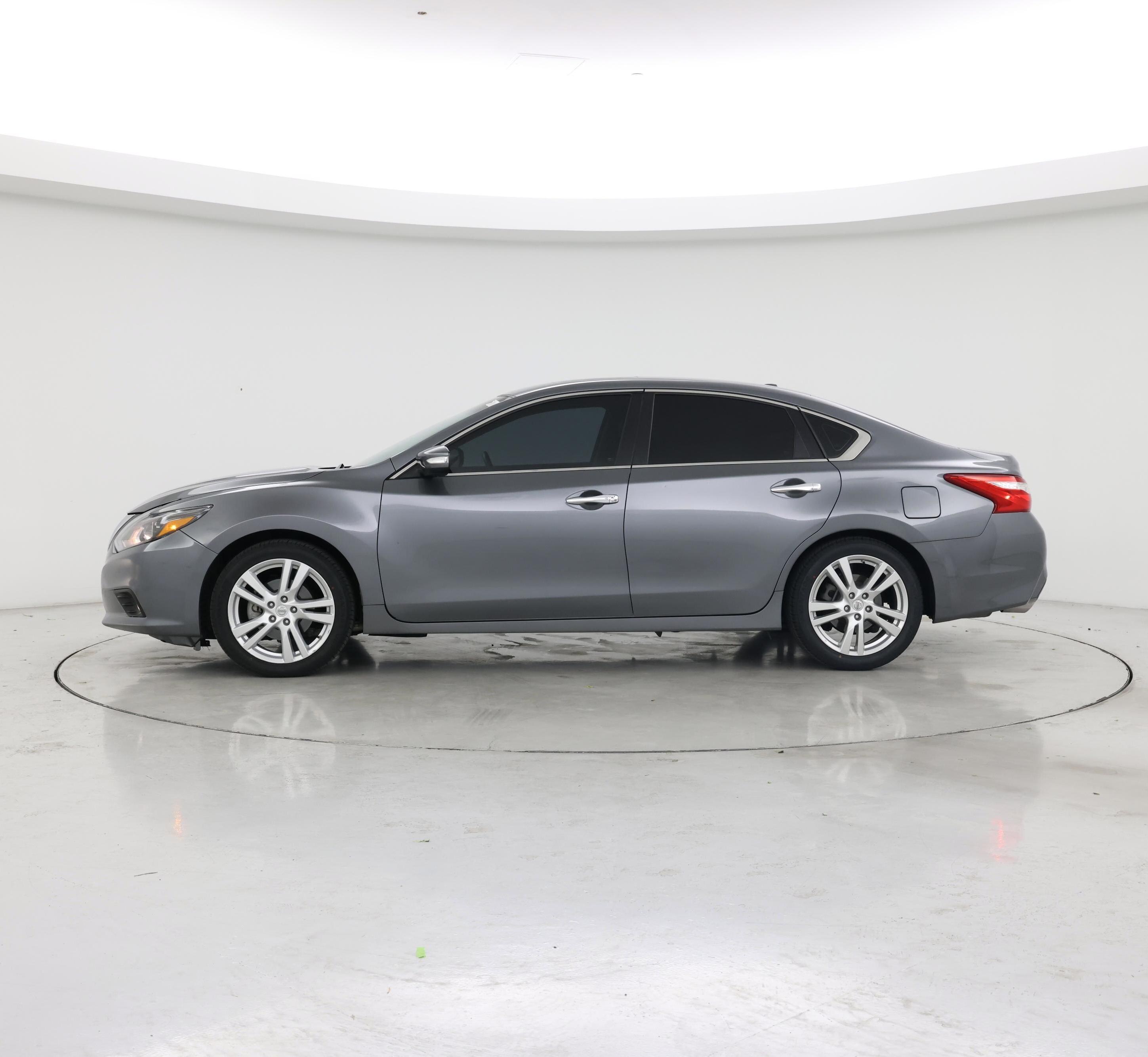 Thumbnail: 2016 Nissan Altima - 3