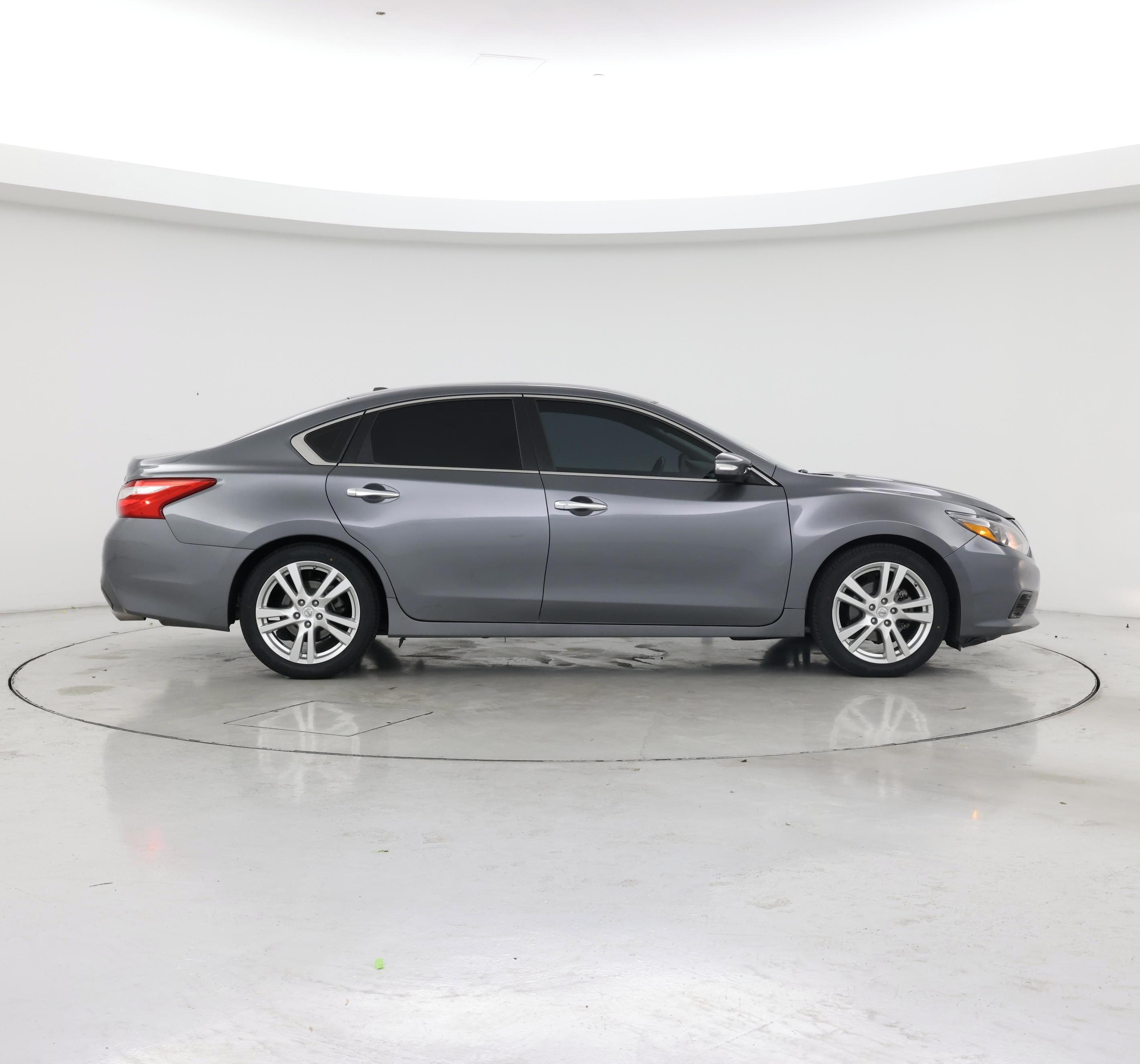 Thumbnail: 2016 Nissan Altima - 7