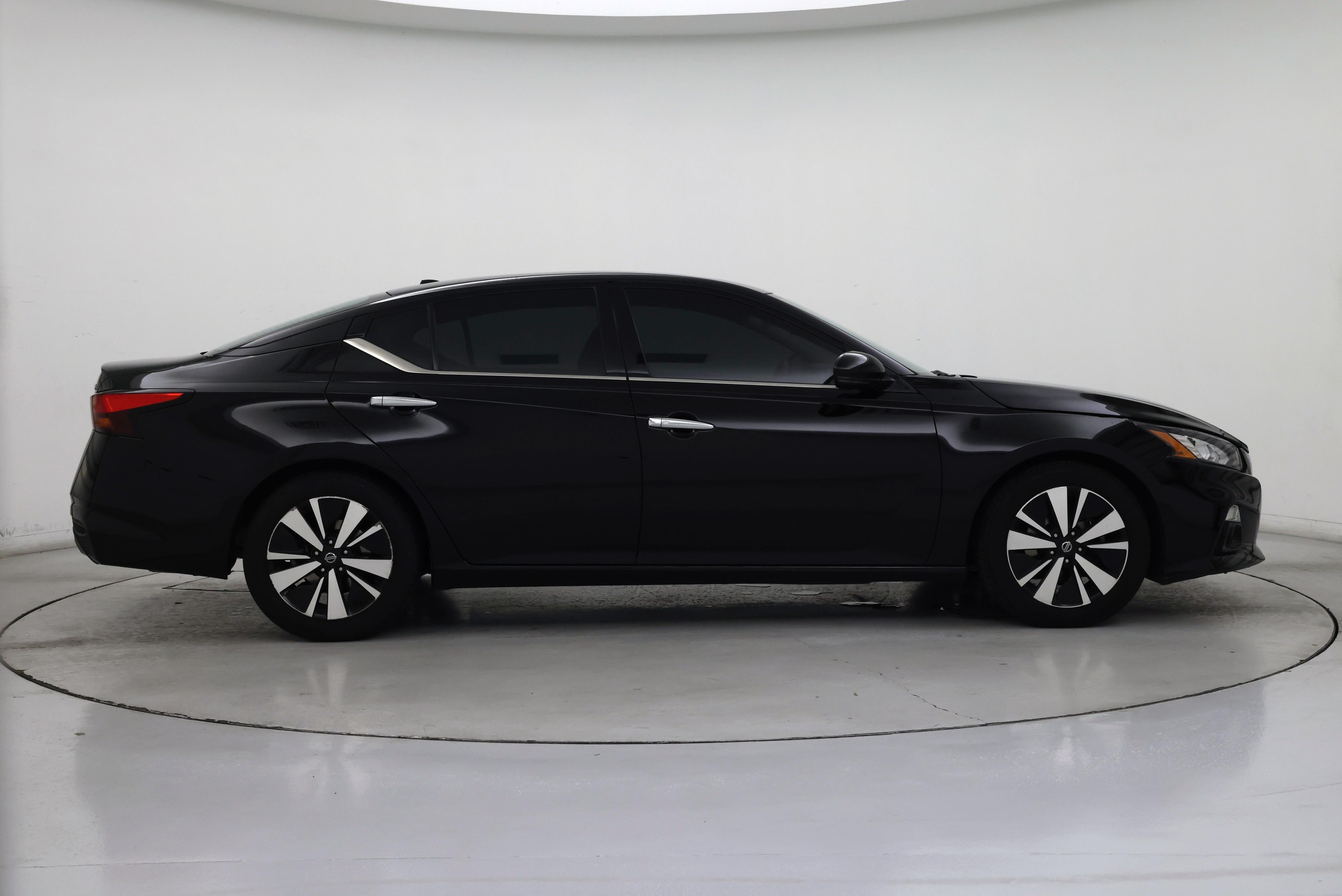 Thumbnail: 2019 Nissan Altima - 7