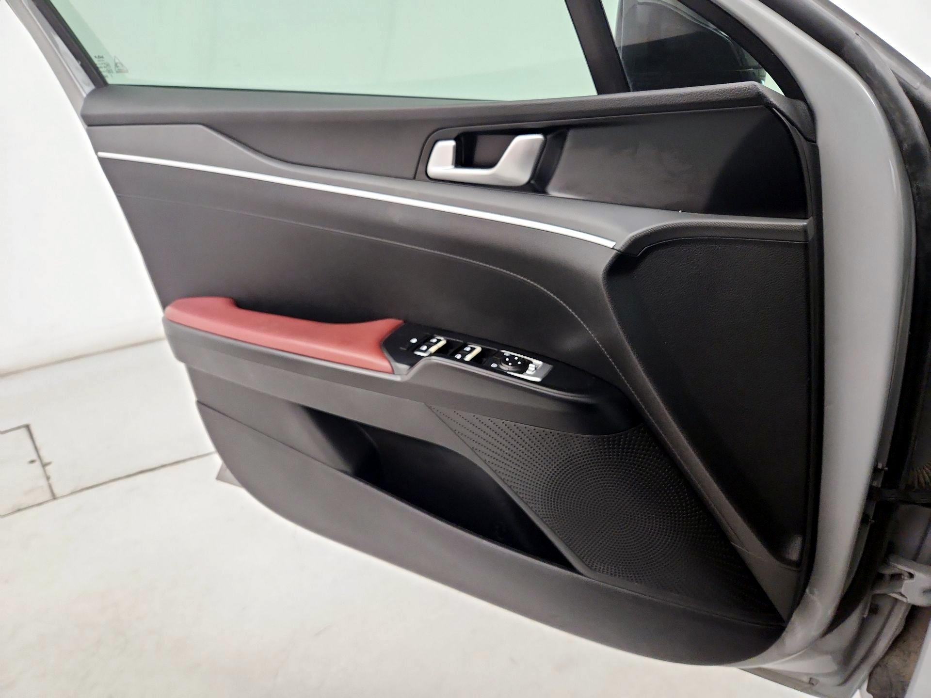 Thumbnail: 2022 Kia K5 - 12