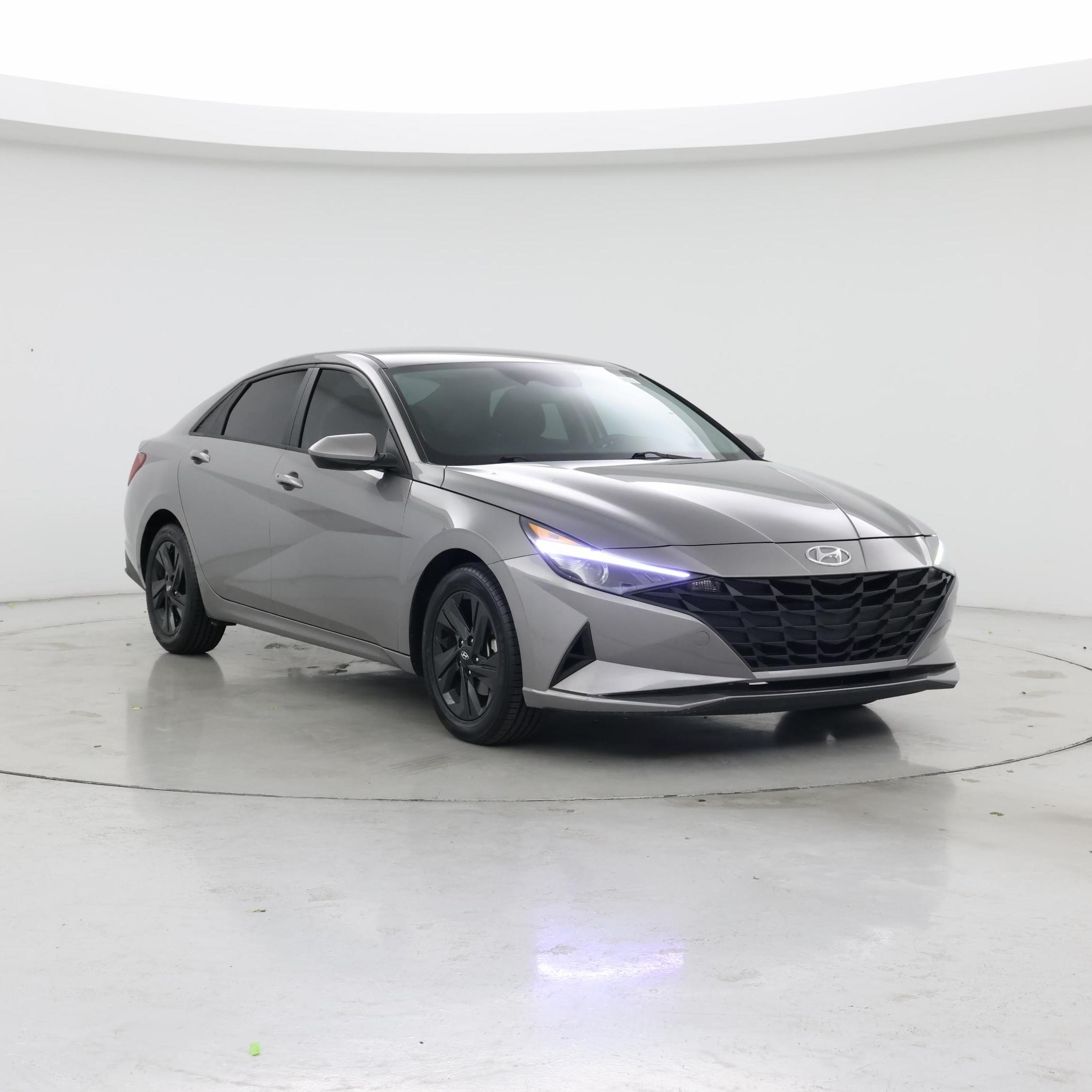 Silver 2023 Hyundai Elantra Sedan Front-Wheel Drive Automatic