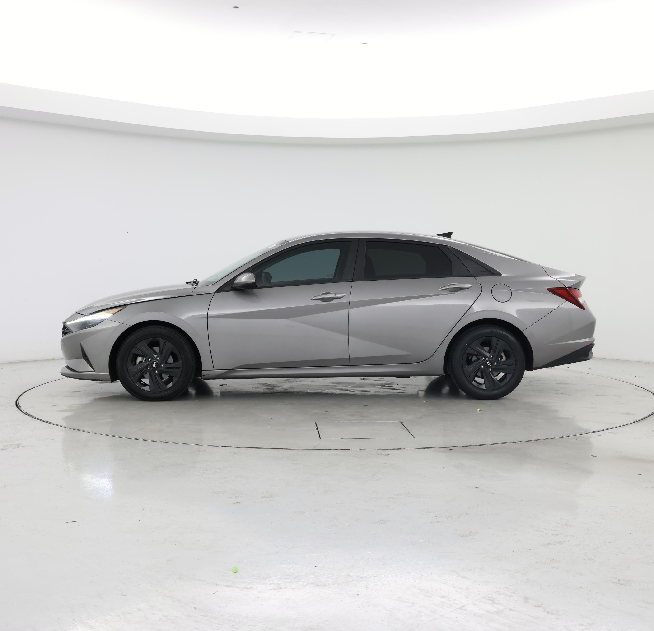 Thumbnail: 2023 Hyundai Elantra - 3