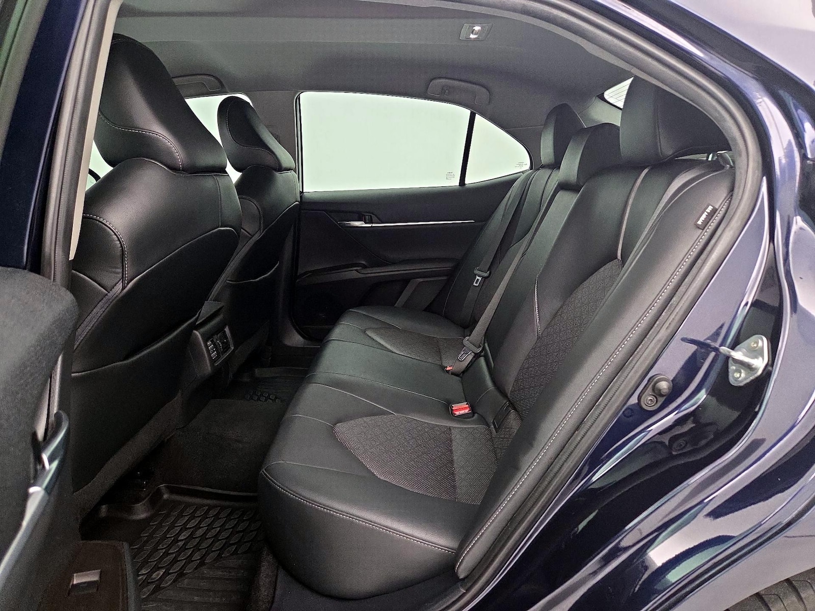 2022 Toyota Camry XSE - Photo 11