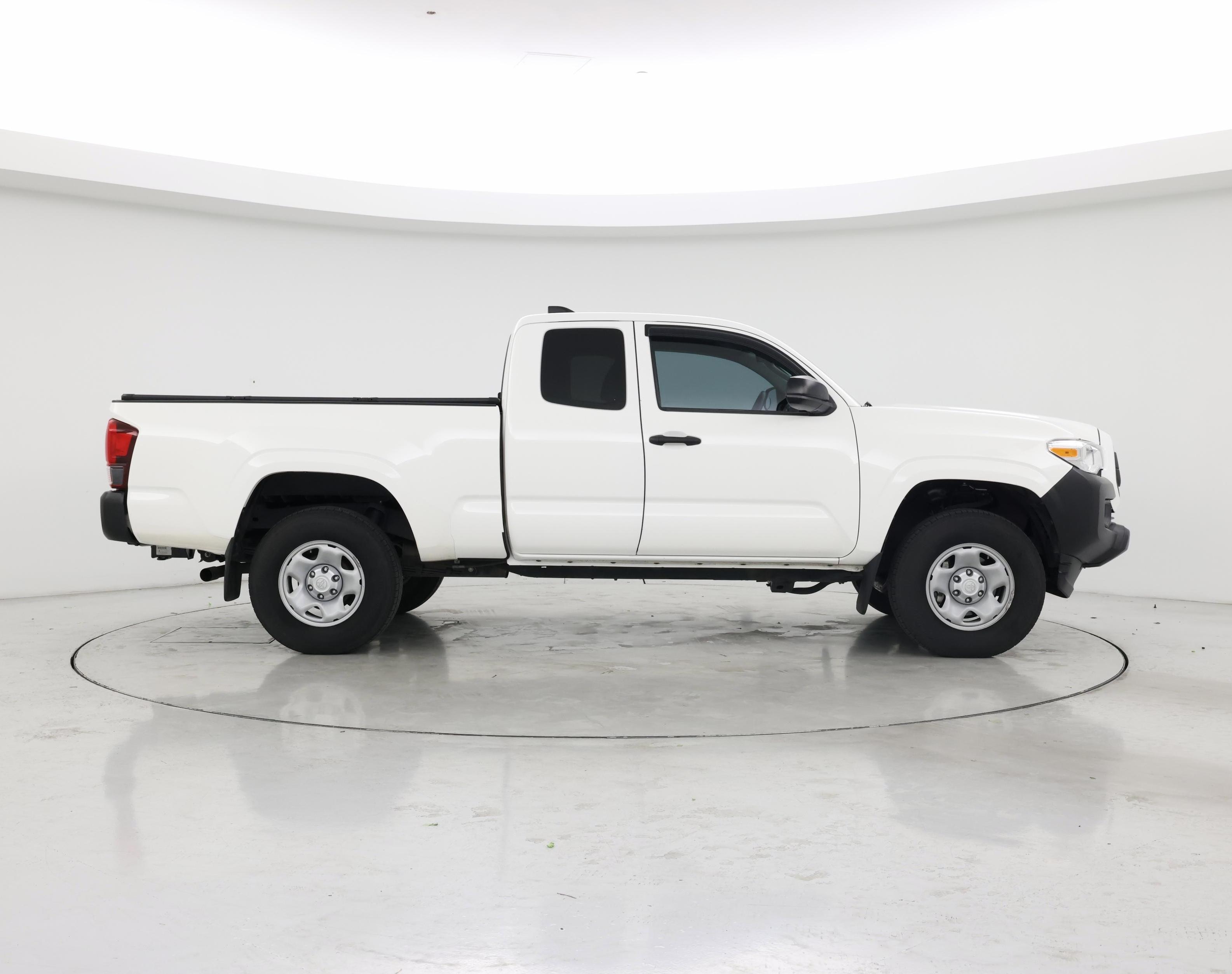 Thumbnail: 2021 Toyota Tacoma - 7